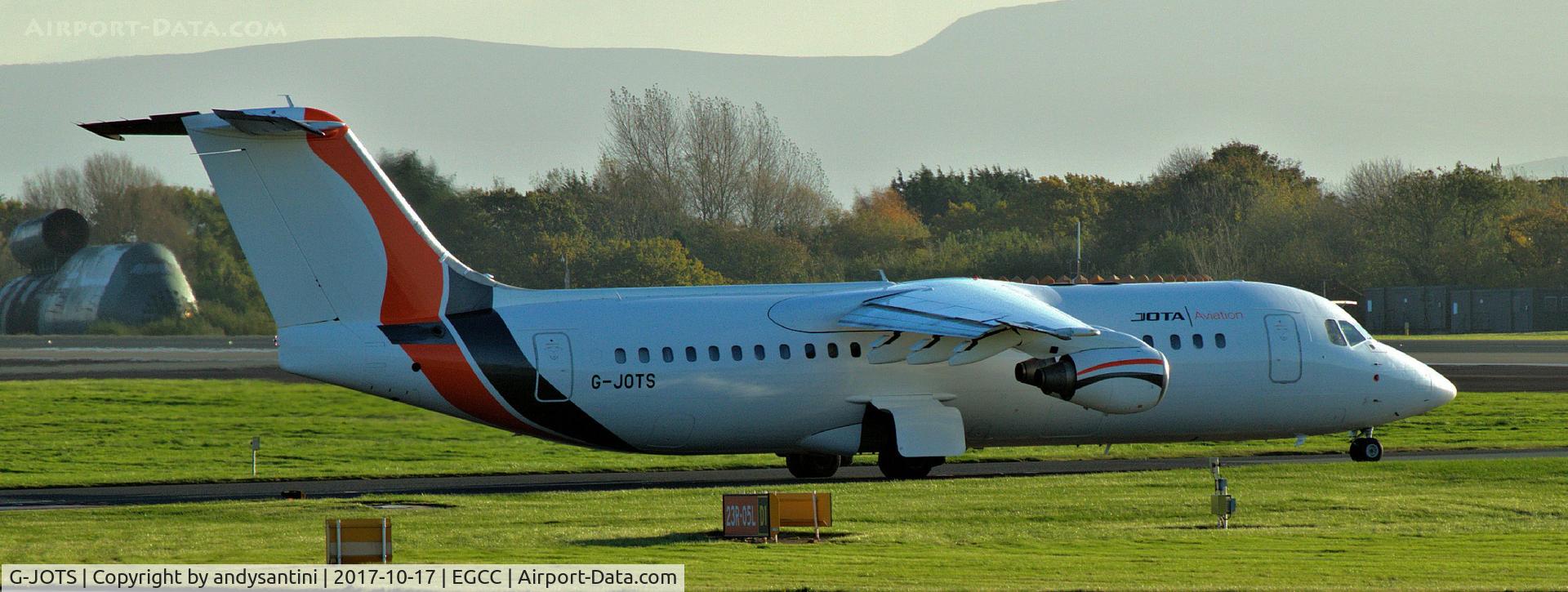 G-JOTS, 1999 British Aerospace Avro 146-RJ100 C/N E3355, taxing out