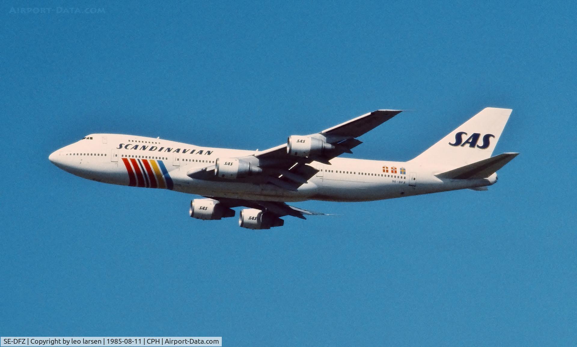 SE-DFZ, 1979 Boeing 747-283B C/N 21575, Copenhagen 11.8.1985 climbing out from  R-22R