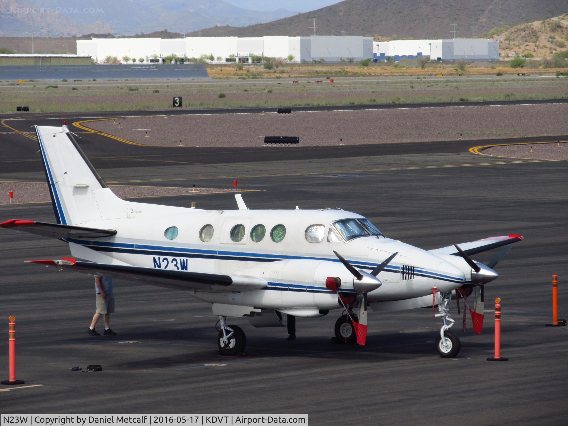 N23W, 1977 Beech E-90 King Air C/N LW-230, Deer Valley Airport