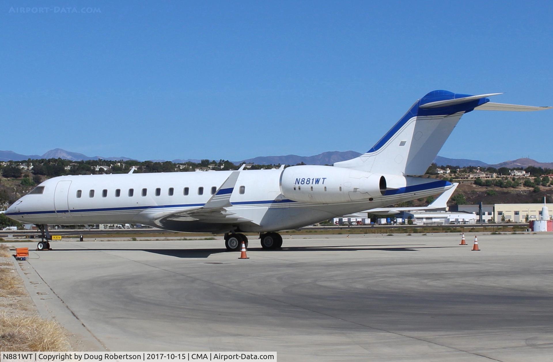 N881WT, 2000 Bombardier BD-700-1A10 Global Express C/N 9002, 2000 Bombardier Aerospace Canada BD-700-1A10 GLOBAL EXPRESS, 2 Rolls-Royce Deutschland BR710A2-20 turbofans flat-rated at 14,750 lb st ea, w/FADEC. Cruise 488 kt, 562 mph. At SUN AIR Jets ramp