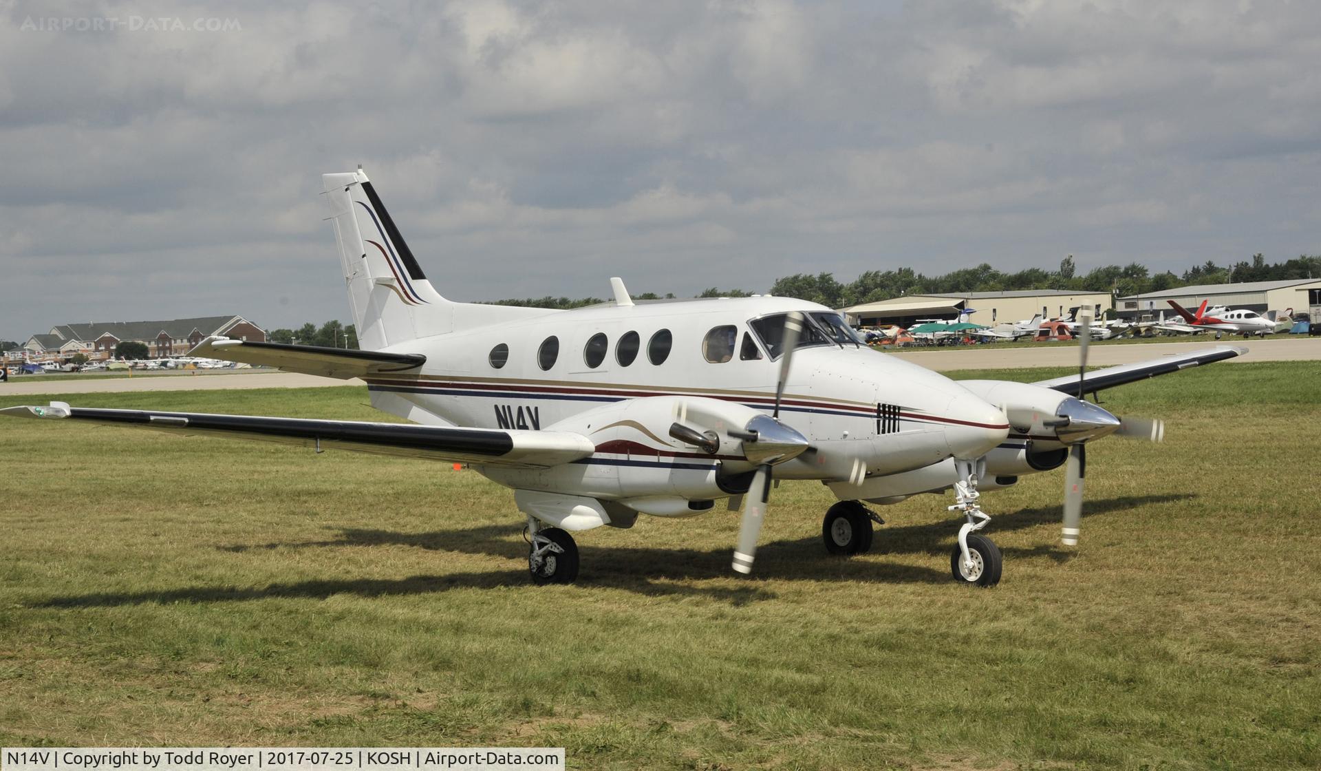 N14V, 1976 Beech 200 Super King Air C/N BB-121, Airventure 2017