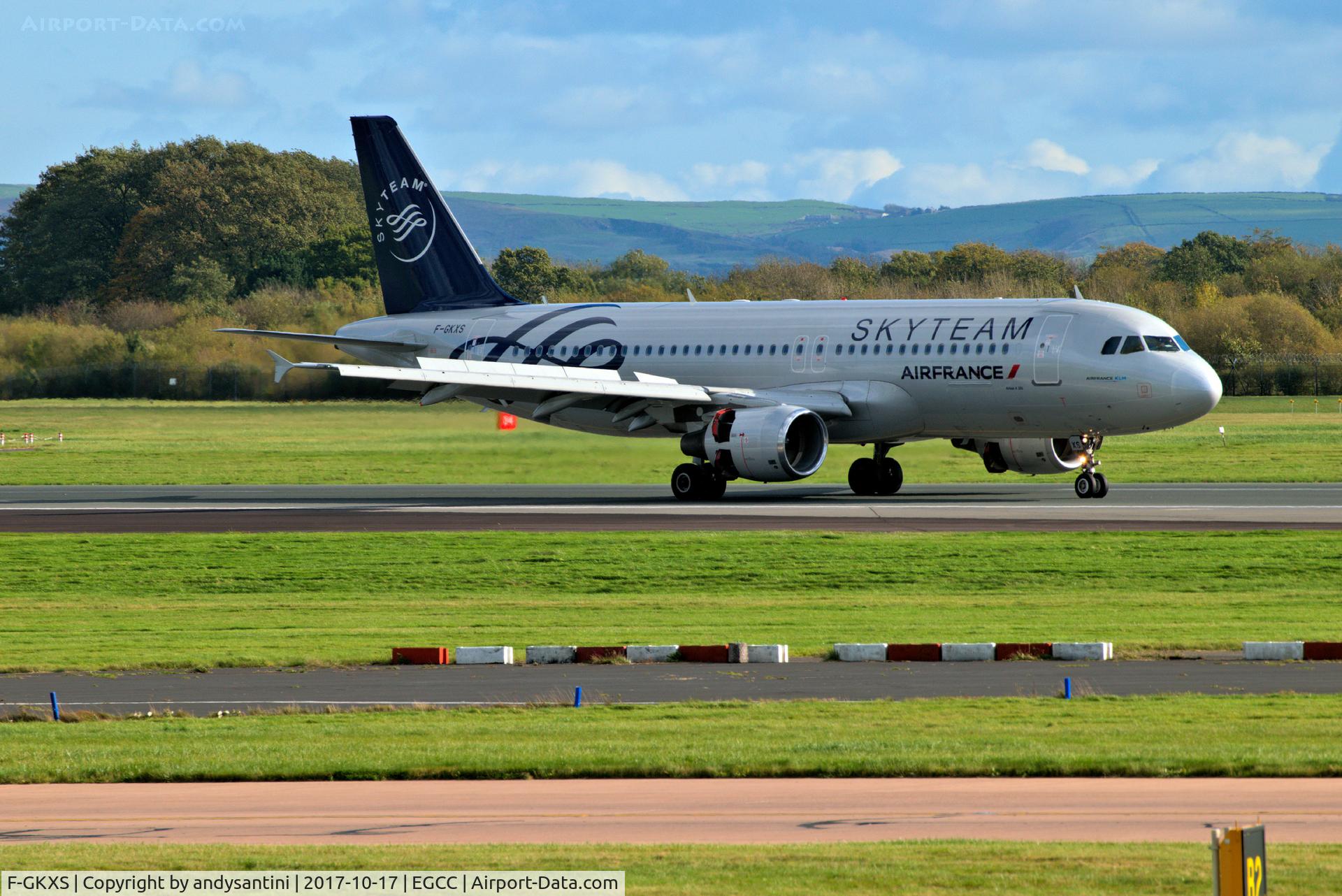 F-GKXS, 2009 Airbus A320-214 C/N 3825, just landed runway [23R]