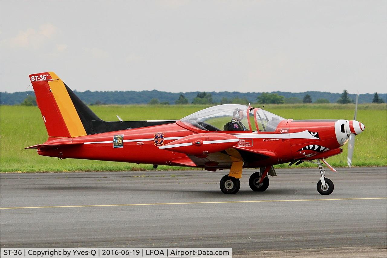 ST-36, SIAI-Marchetti SF-260M C/N 10-36, Belgian Red Devil Team SIAI-Marchetti SF-260M, Taxiing to flight line, Avord Air Base 702 (LFOA) Open day 2016
