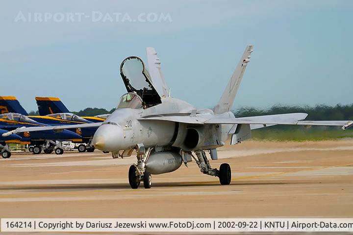 164214, McDonnell Douglas F/A-18C Hornet C/N 977/C205, F/A-18C Hornet 164214 AG-310 from VFA-136 