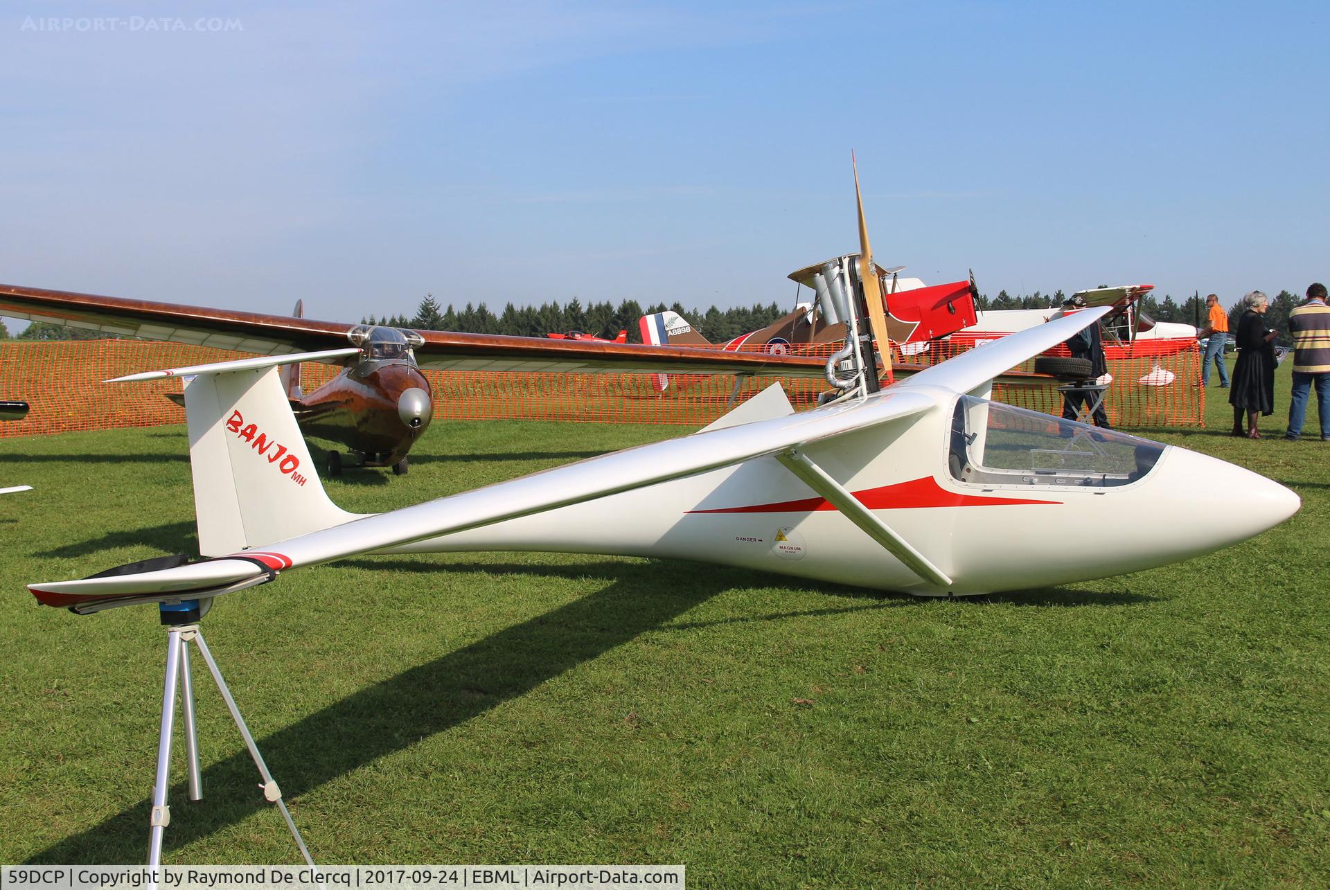 59DCP, ProFe Banjo-MH C/N 10/2004, Ex OK-JUA87.  Open door at Maillen.
