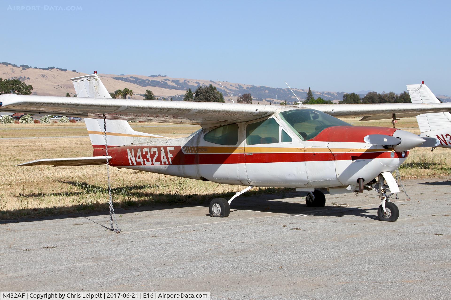 N432AF, 1973 Cessna 177RG Cardinal C/N 177RG0361, Locally-based 1973 Cessna 177RG parked on the ramp and rotting at San Martin Airport, CA.