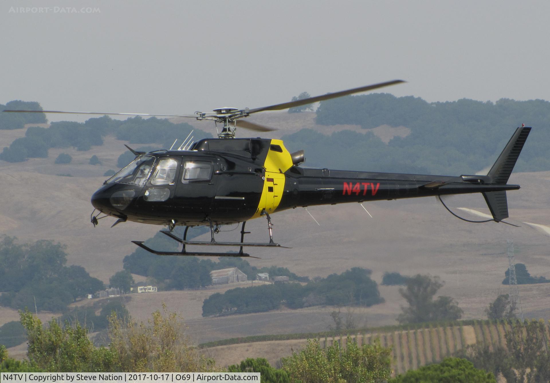 N4TV, 1996 Eurocopter AS-350B-2 Ecureuil Ecureuil C/N 2936, KNBC News 4 (Los Angeles, CA) 1996 Eurocopter AS-350B-2 in new black color scheme landing at Petaluma Municipal Airport, CA temporary home base after flight to cover the devastating October 2017 Northern California wildfires