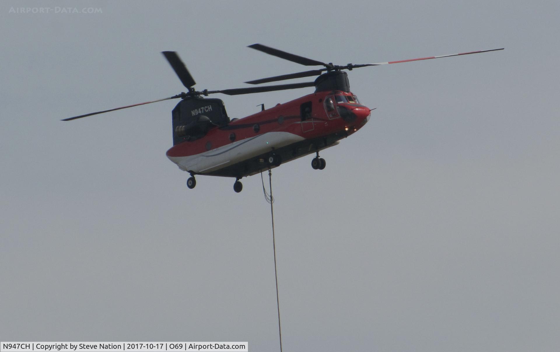 N947CH, 1970 Boeing CH-47D Chinook C/N M.3187 (B-667), Helifire Group LLC (Missoula, MT) 1986 Boeing CH-47D returning to Petaluma Municipal Airport, CA temporary home base after making water drops on the devastating October 2017 Northern California wildfires