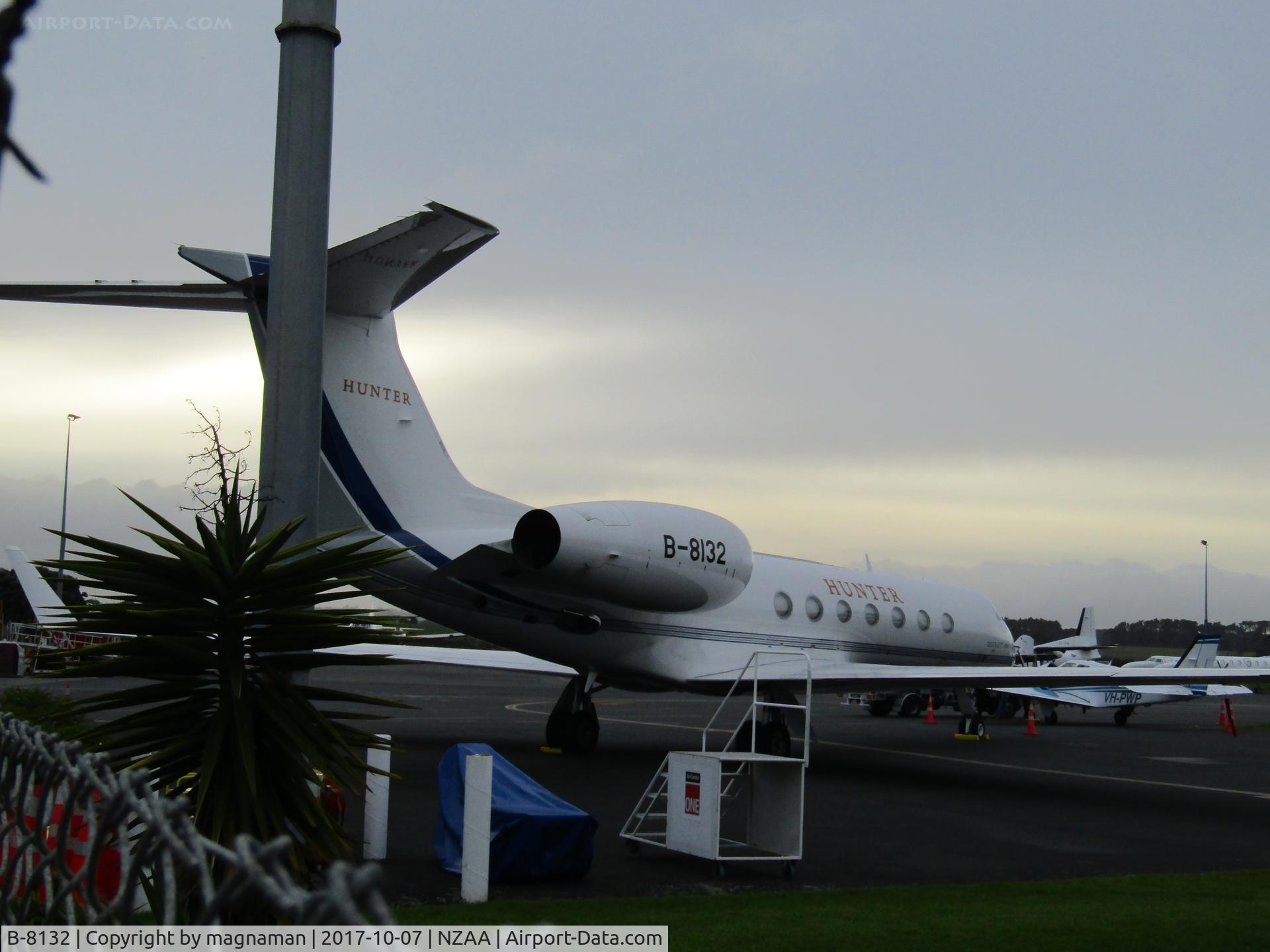 B-8132, Gulfstream Aerospace GV-SP (G550) C/N 5291, penned in by an australian baron