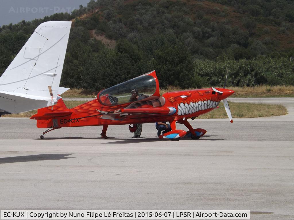 EC-KJX, Extra EA-300L C/N 1264, At the ramp.