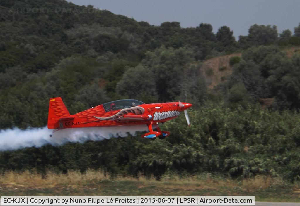 EC-KJX, Extra EA-300L C/N 1264, Taking-off.