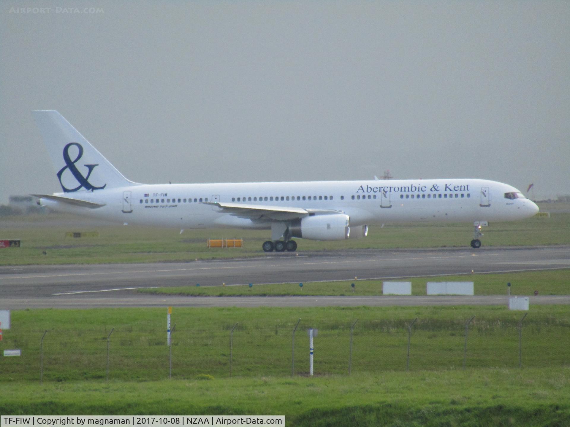 TF-FIW, 1990 Boeing 757-27B/ER C/N 24838, on tech stop