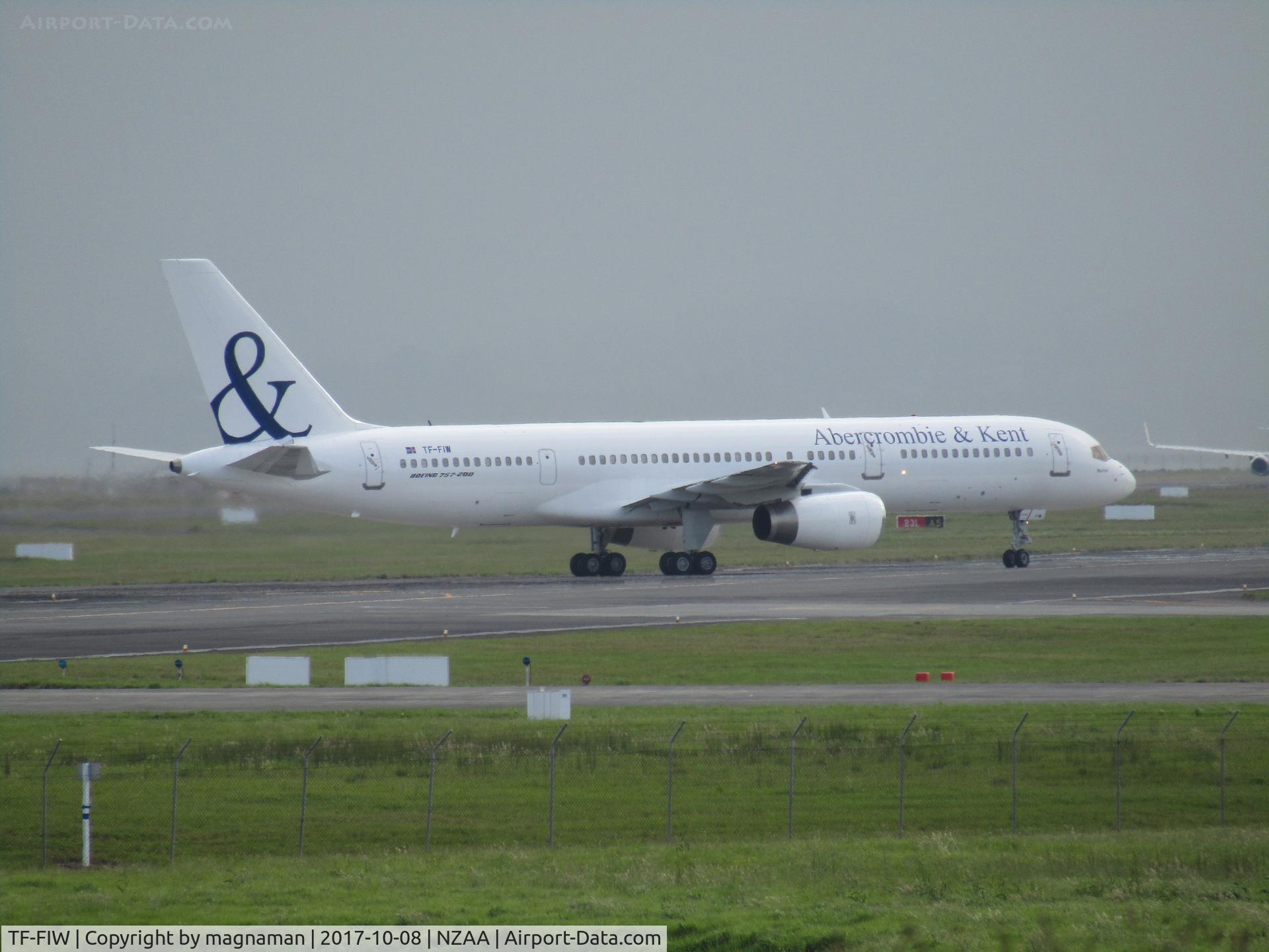 TF-FIW, 1990 Boeing 757-27B/ER C/N 24838, now airliner or biz jet??
