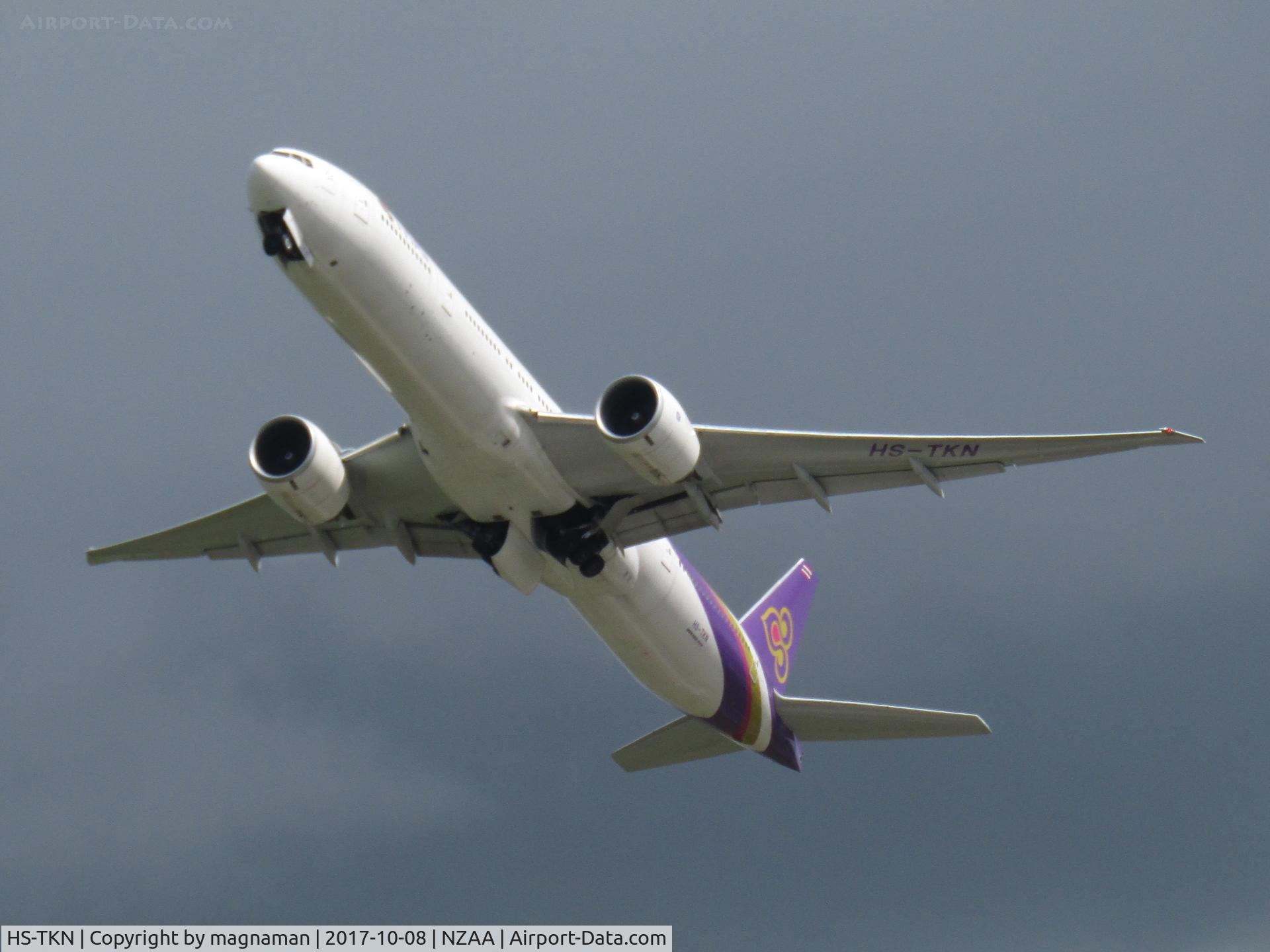 HS-TKN, 2013 Boeing 777-3AL/ER C/N 41523, departing AKL