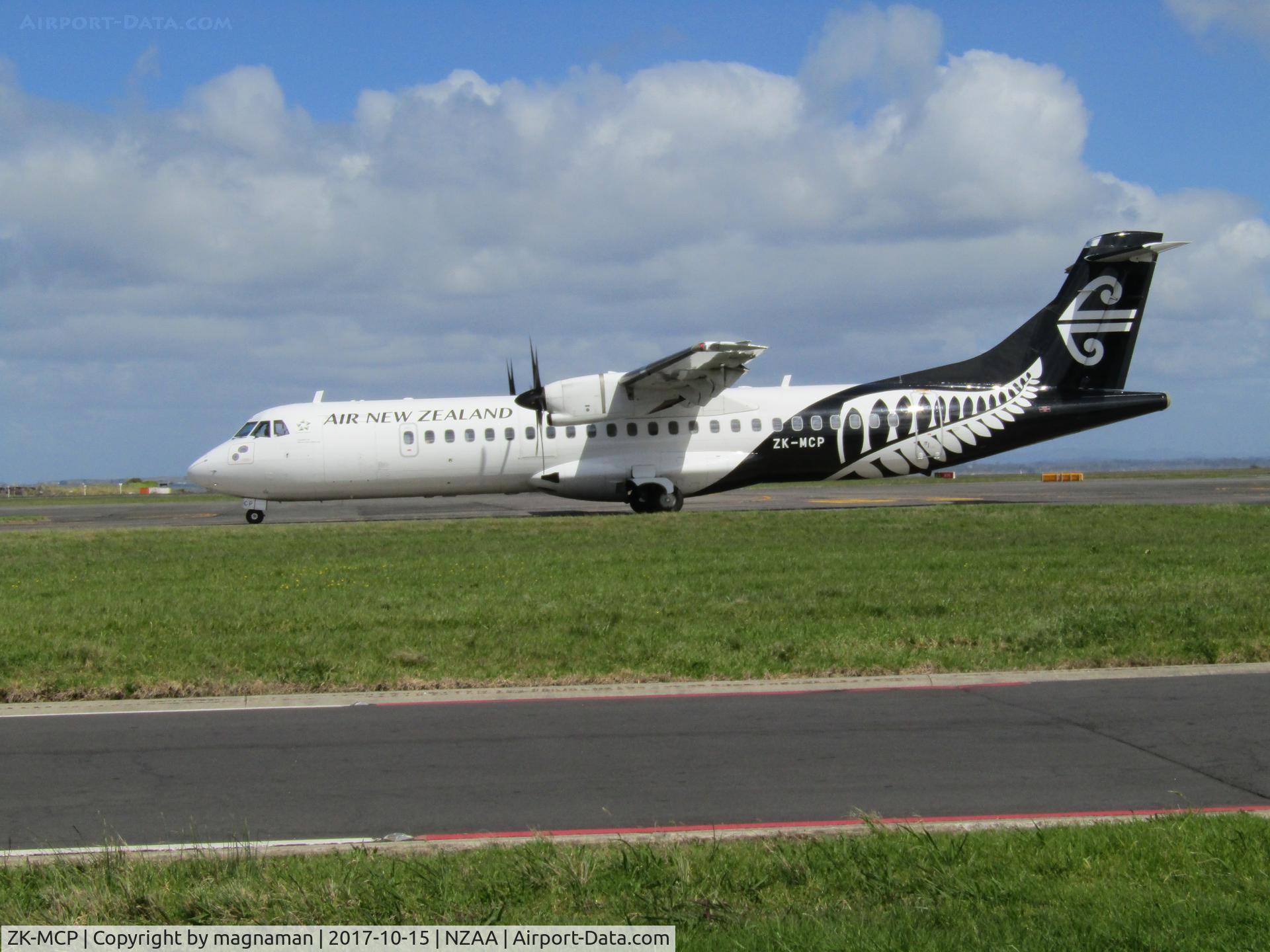 ZK-MCP, 2000 ATR 72-212A C/N 630, taxying out to depart