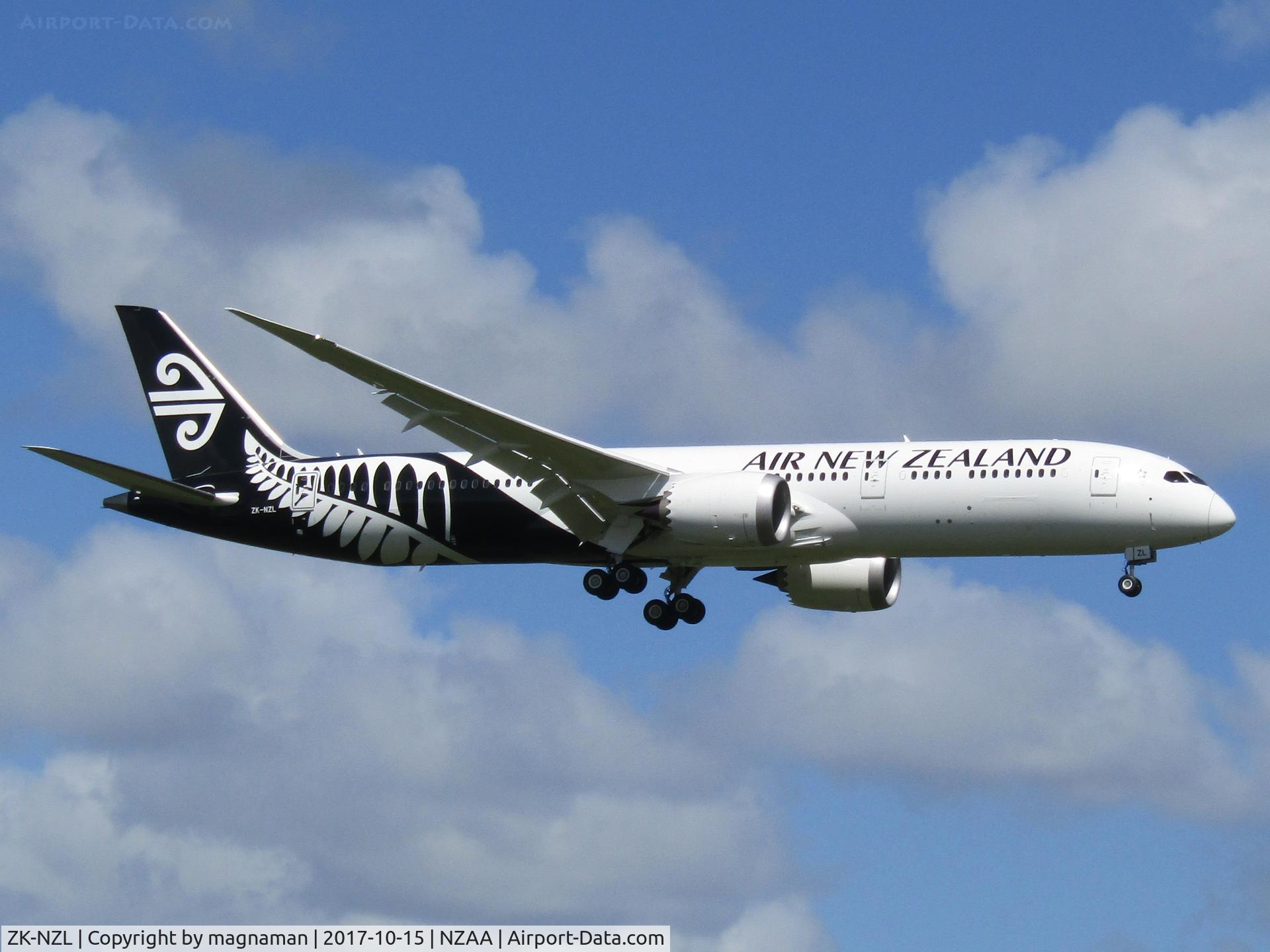 ZK-NZL, 2017 Boeing 787-9 Dreamliner Dreamliner C/N 43218, returning on first commercial flight for Air NZ - back from sydney