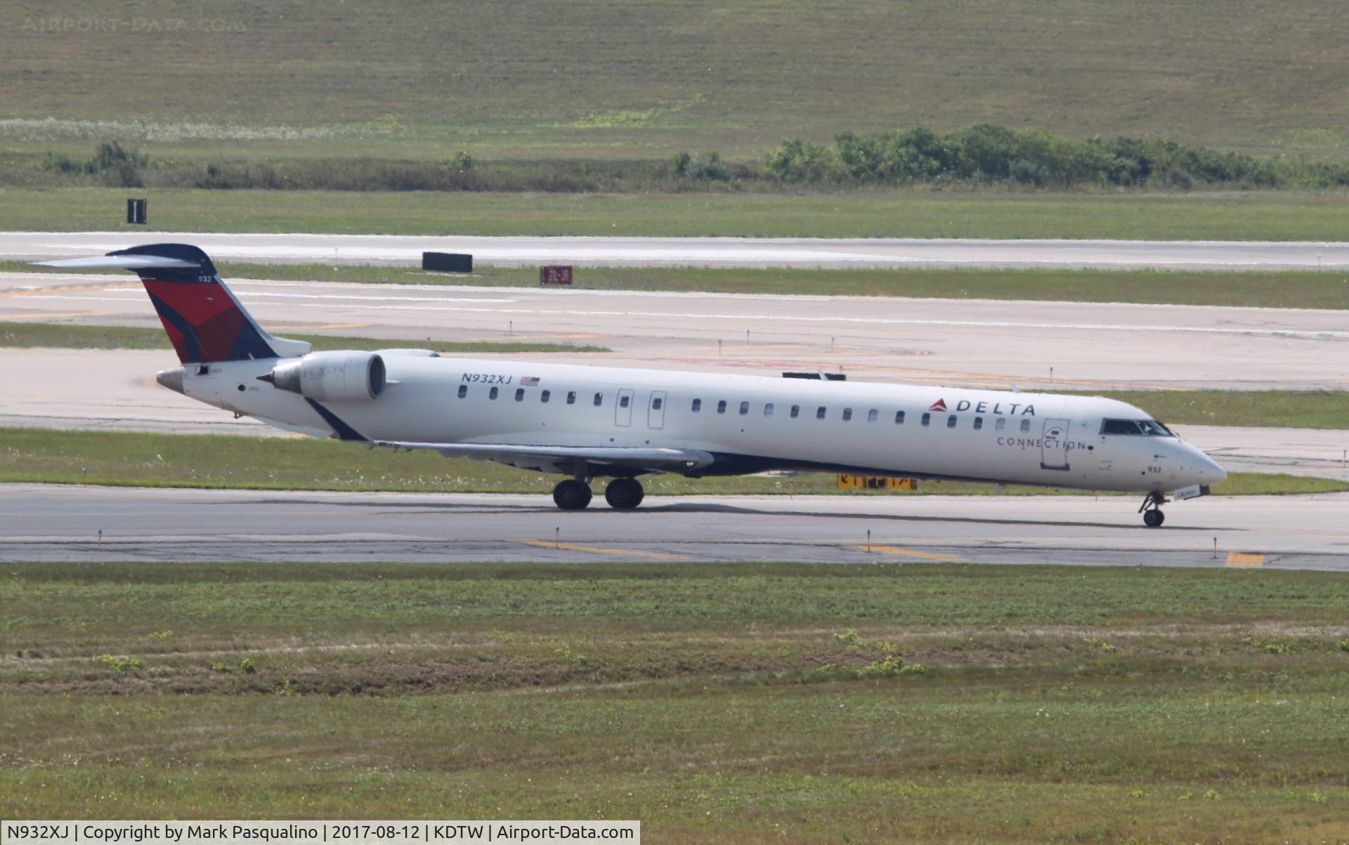 N932XJ, 2008 Bombardier CRJ-900ER (CL-600-2D24) C/N 15194, CL-600-2D24