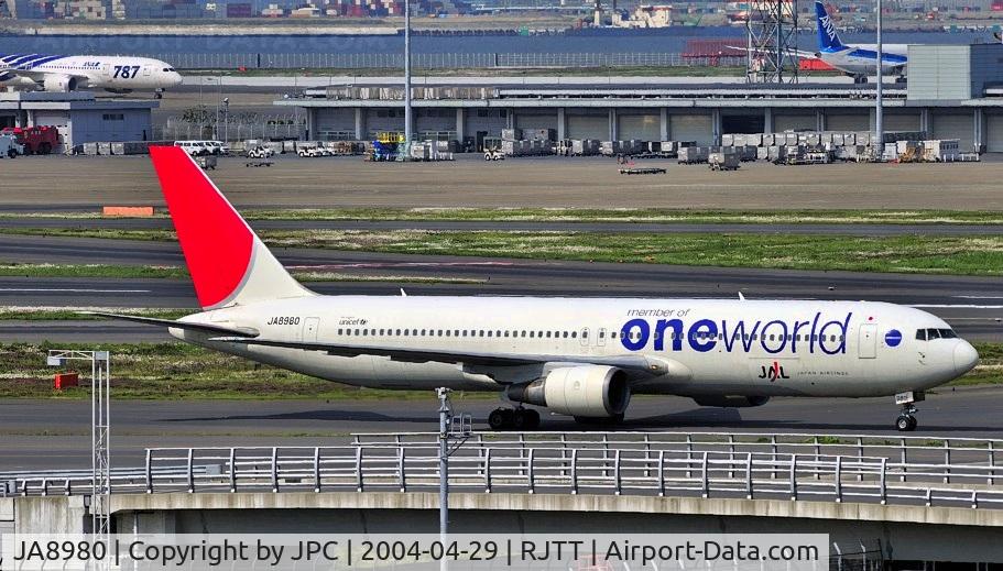 JA8980, 1997 Boeing 767-346 C/N 28837, On the Taxiway Bridge