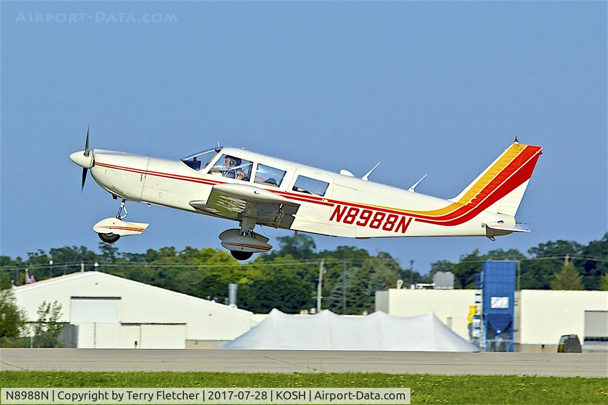 N8988N, 1969 Piper PA-32-300 Cherokee Six Cherokee Six C/N 32-40871, at 2017 EAA AirVenture at Oshkosh