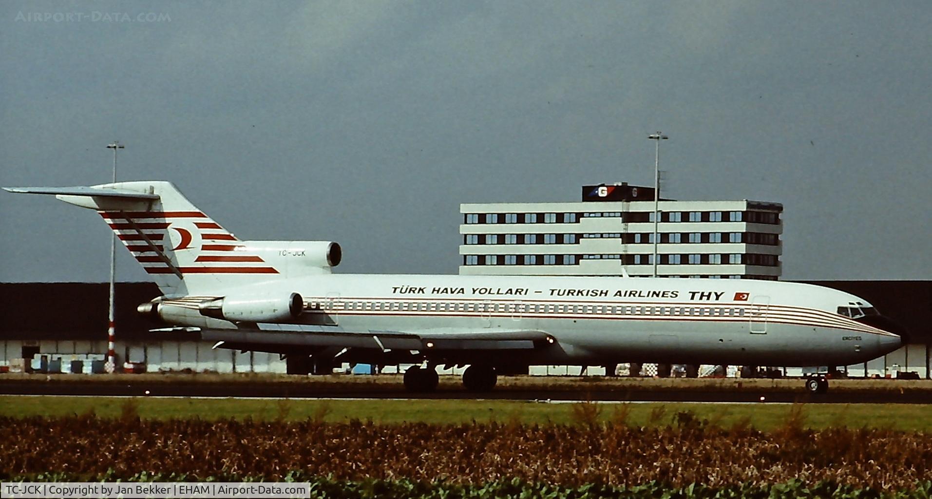 TC-JCK, 1979 Boeing 727-243 C/N 21664, Schiphol Amsterdam (slide scan)