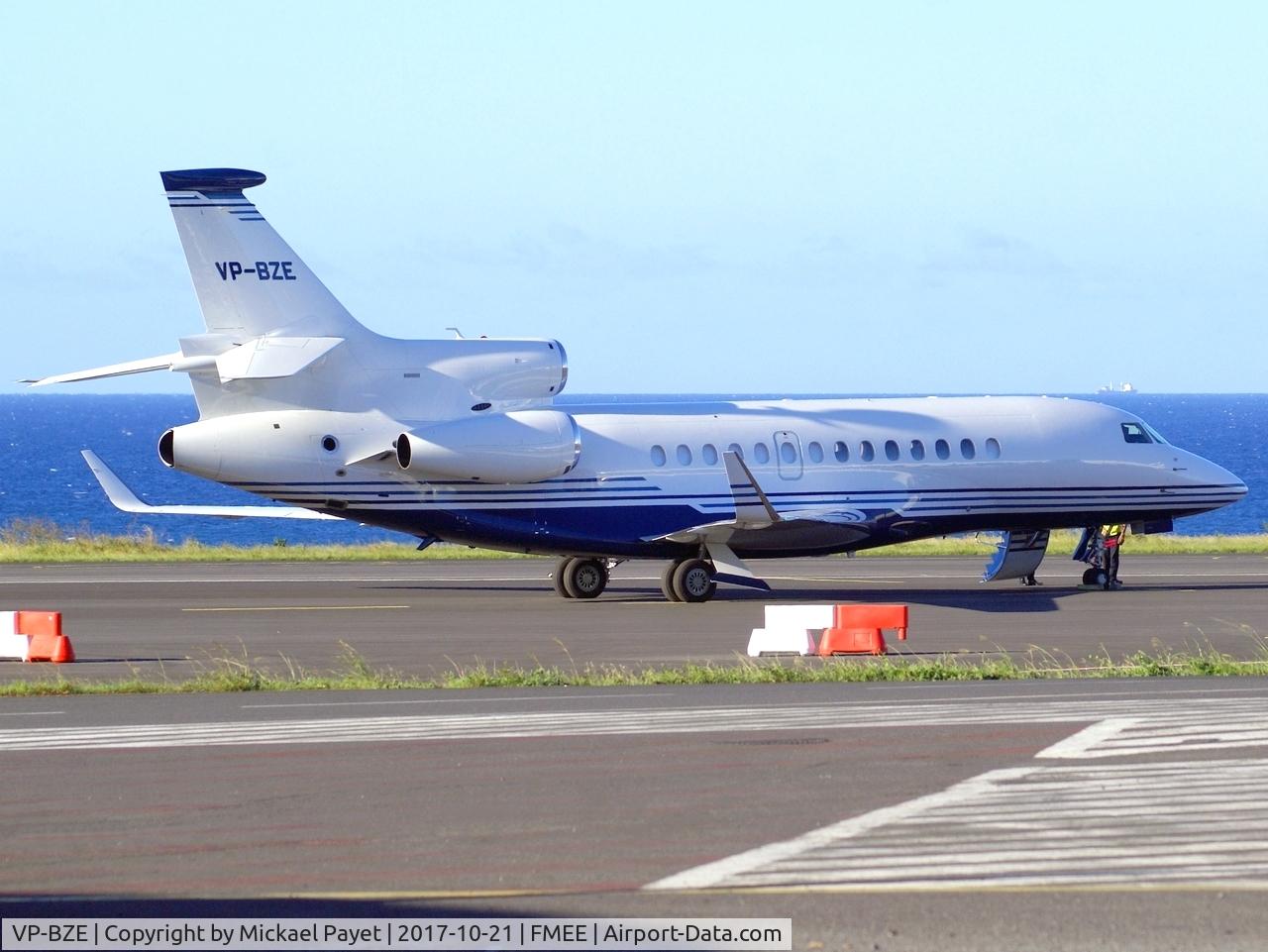 VP-BZE, 2007 Dassault Falcon 7X C/N 14, At stand 10A