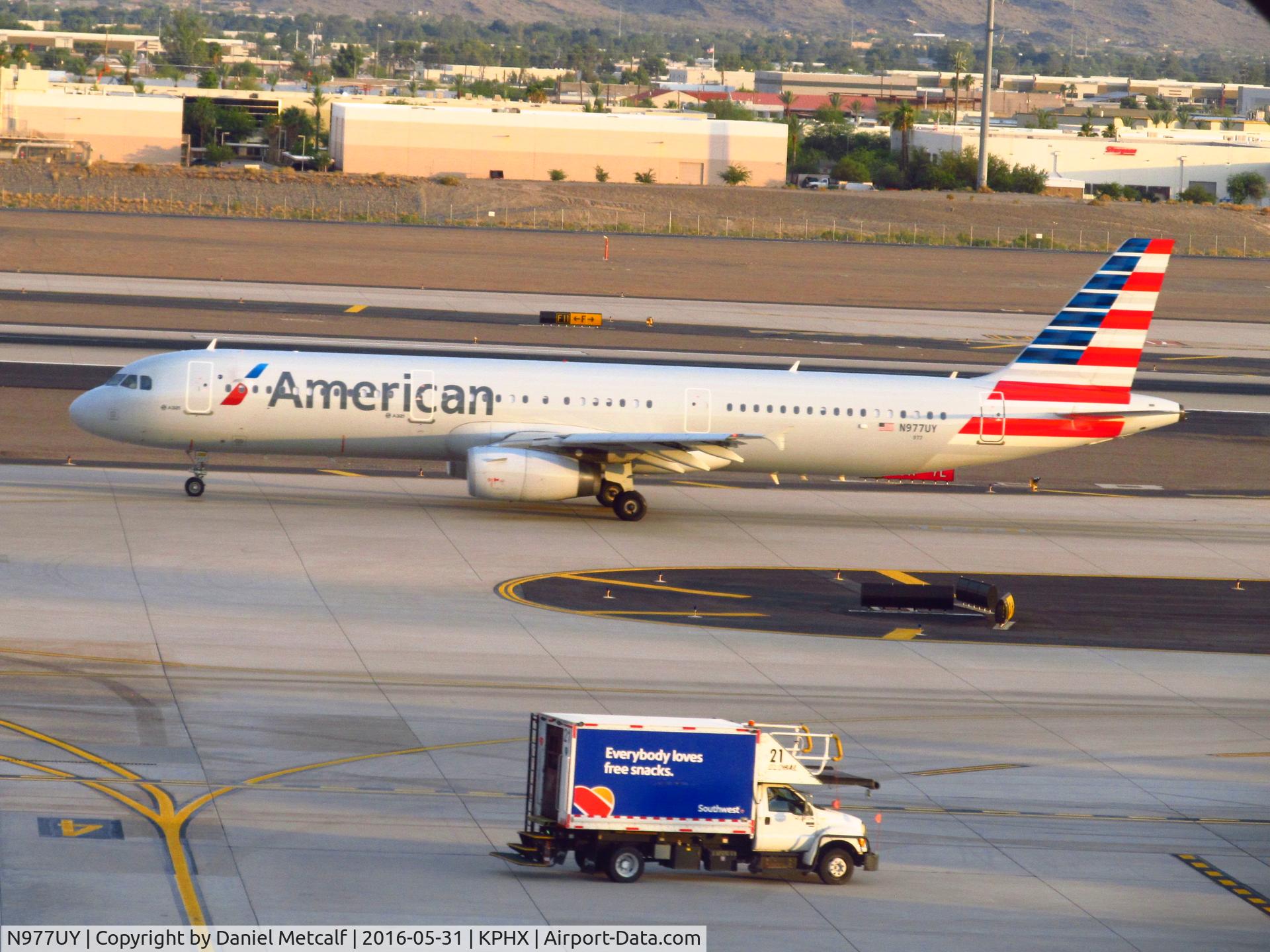 N977UY, 2012 Airbus A321-231 C/N 5409, Phoenix Sky Harbor