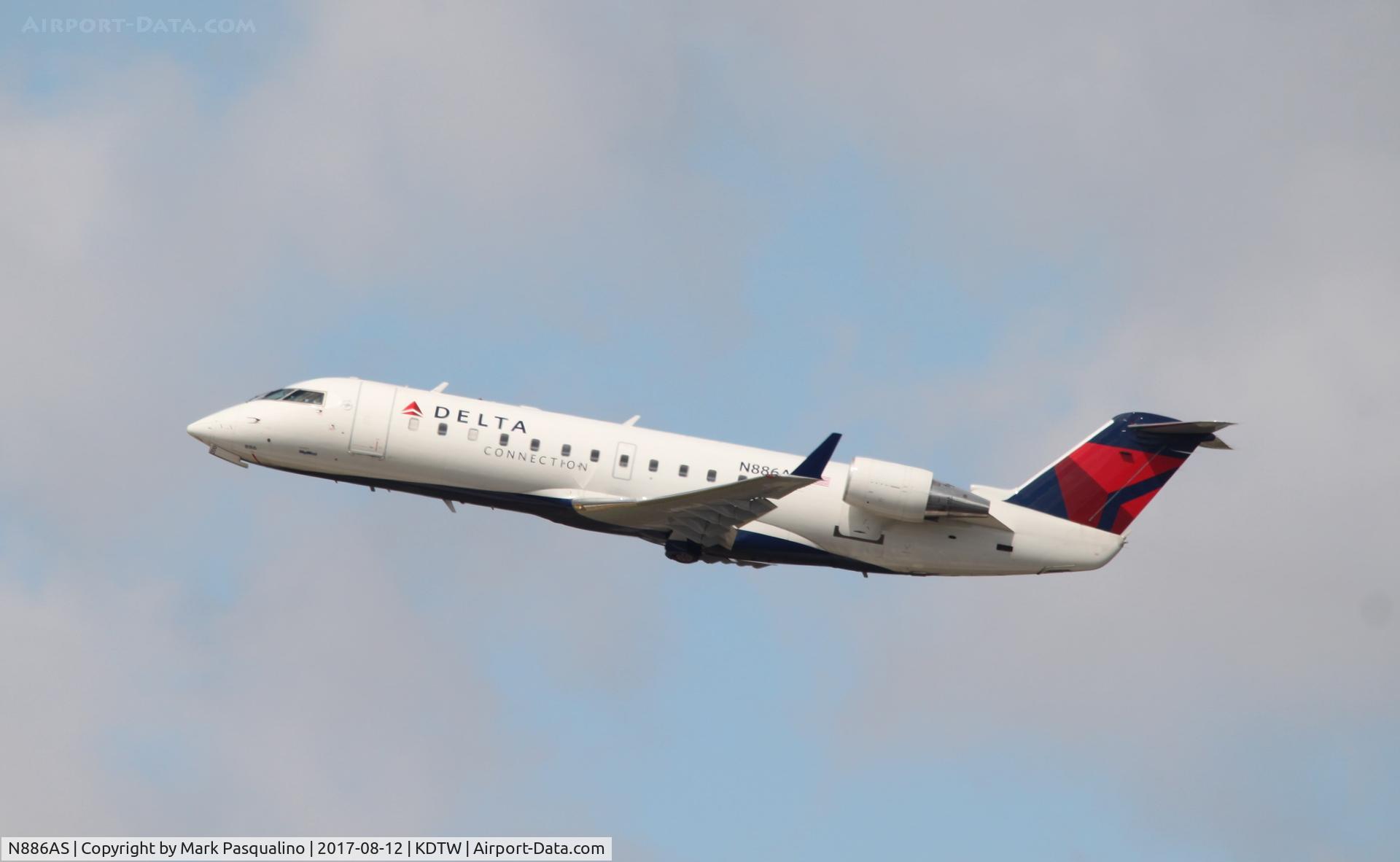 N886AS, 2001 Bombardier CRJ-200ER (CL-600-2B19) C/N 7531, CL-600-2B19