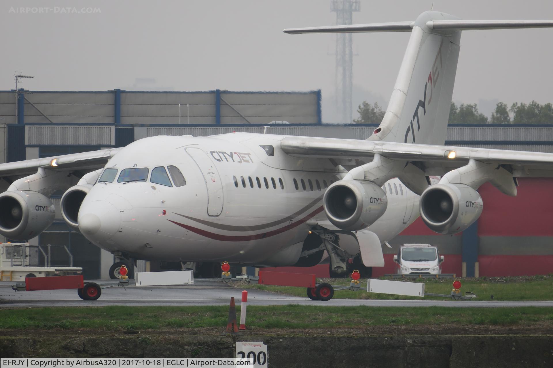 EI-RJY, 1997 British Aerospace Avro 146-RJ85 C/N E.2307, London City would  not be with out the 146, RJY seen departing