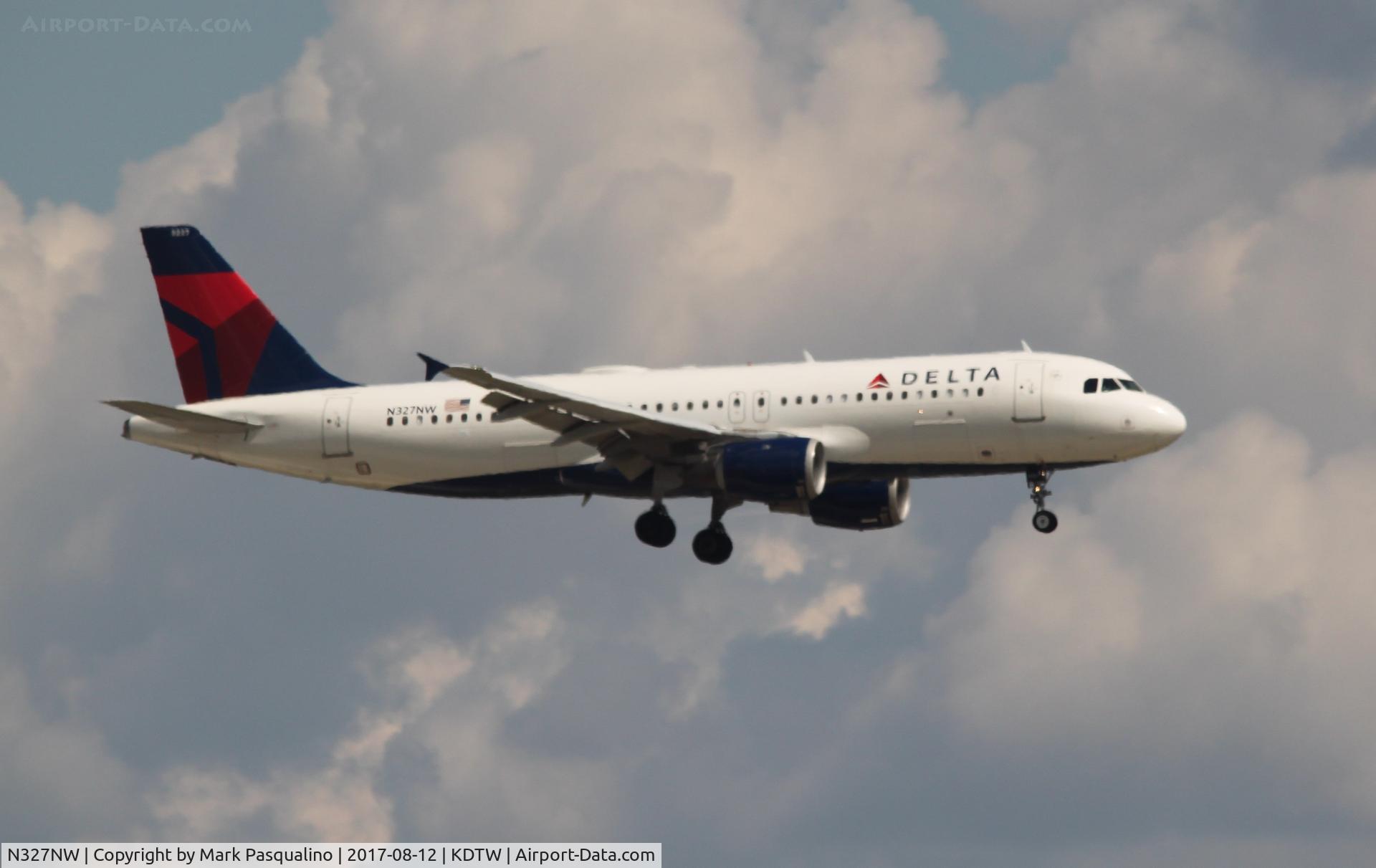 N327NW, 1992 Airbus A320-211 C/N 297, Airbus A320