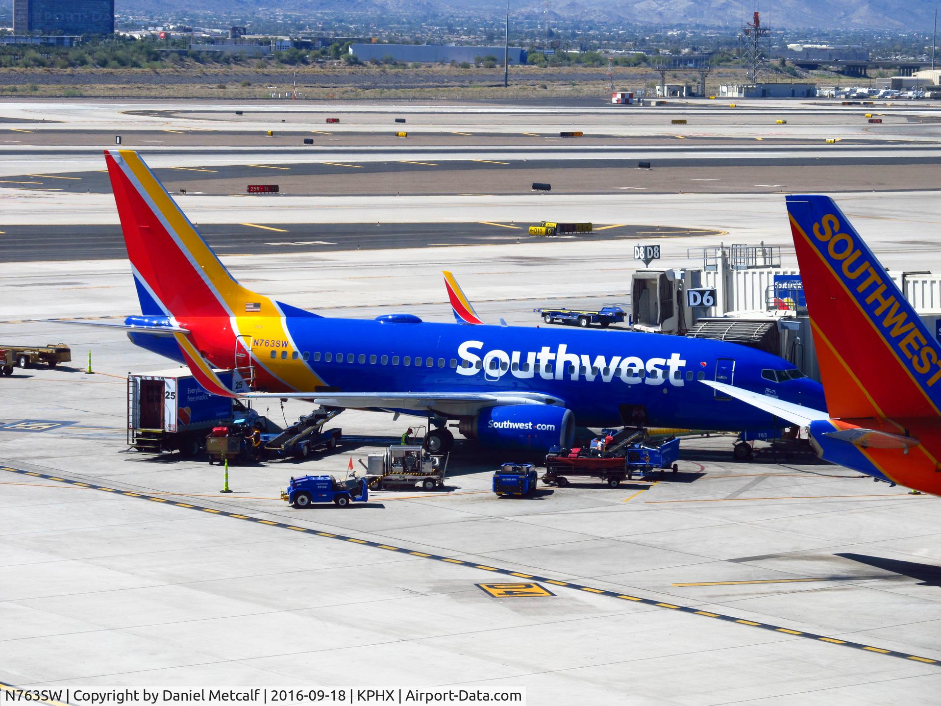 N763SW, 2000 Boeing 737-7H4 C/N 27877, Phoenix Sky Harbor
