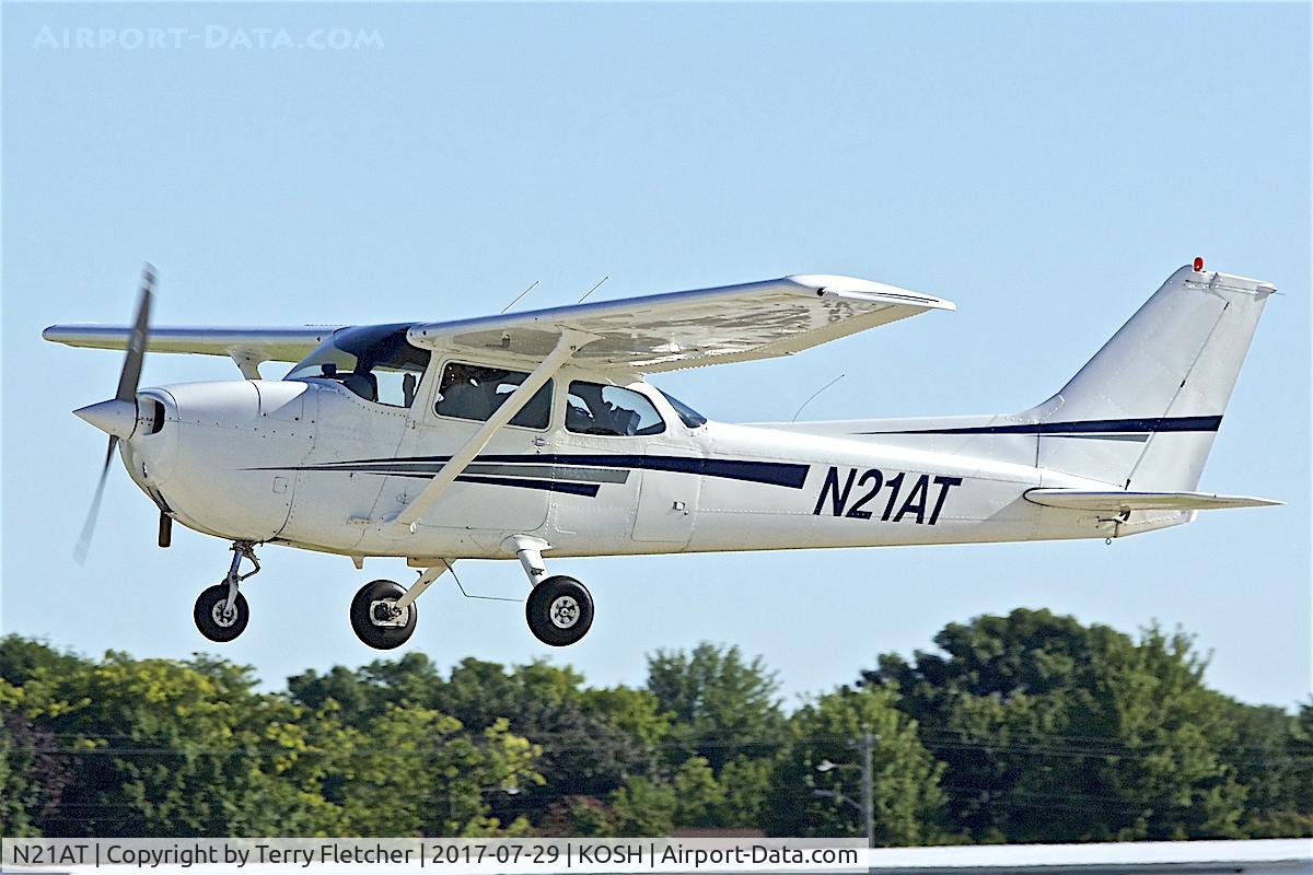 N21AT, 1977 Cessna 172N C/N 17268907, at 2017 EAA AirVenture at Oshkosh