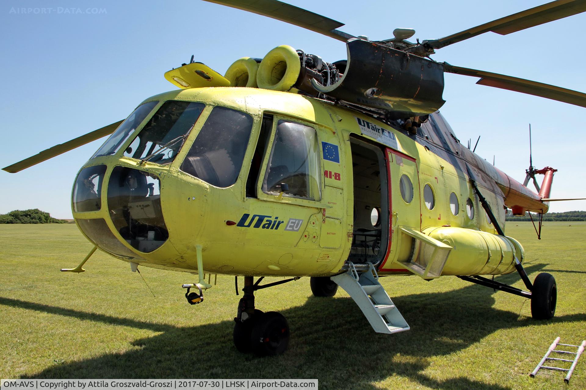 OM-AVS, Mil Mi-8T Hip C/N 98839307, Siófok-Kiliti Airport, Hungary - Parachute day