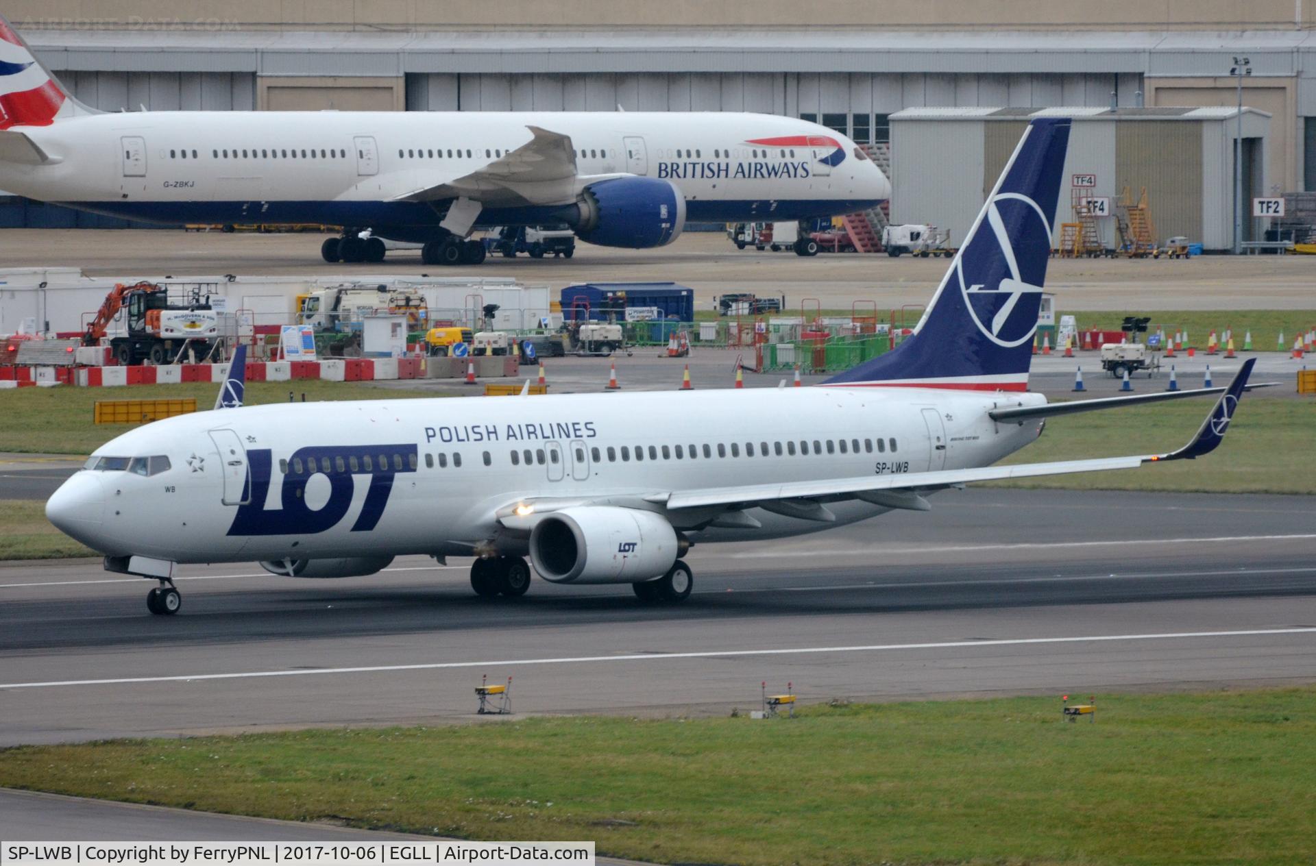 SP-LWB, 2005 Boeing 737-89P C/N 32800, LOT B738 departing for WAW.