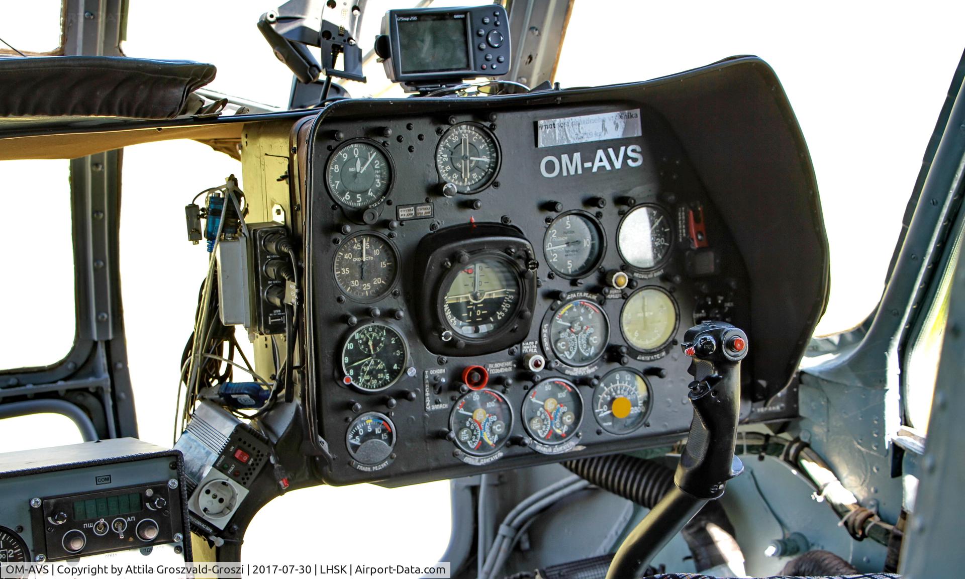 OM-AVS, Mil Mi-8T Hip C/N 98839307, Siófok-Kiliti Airport, Hungary - Parachute day