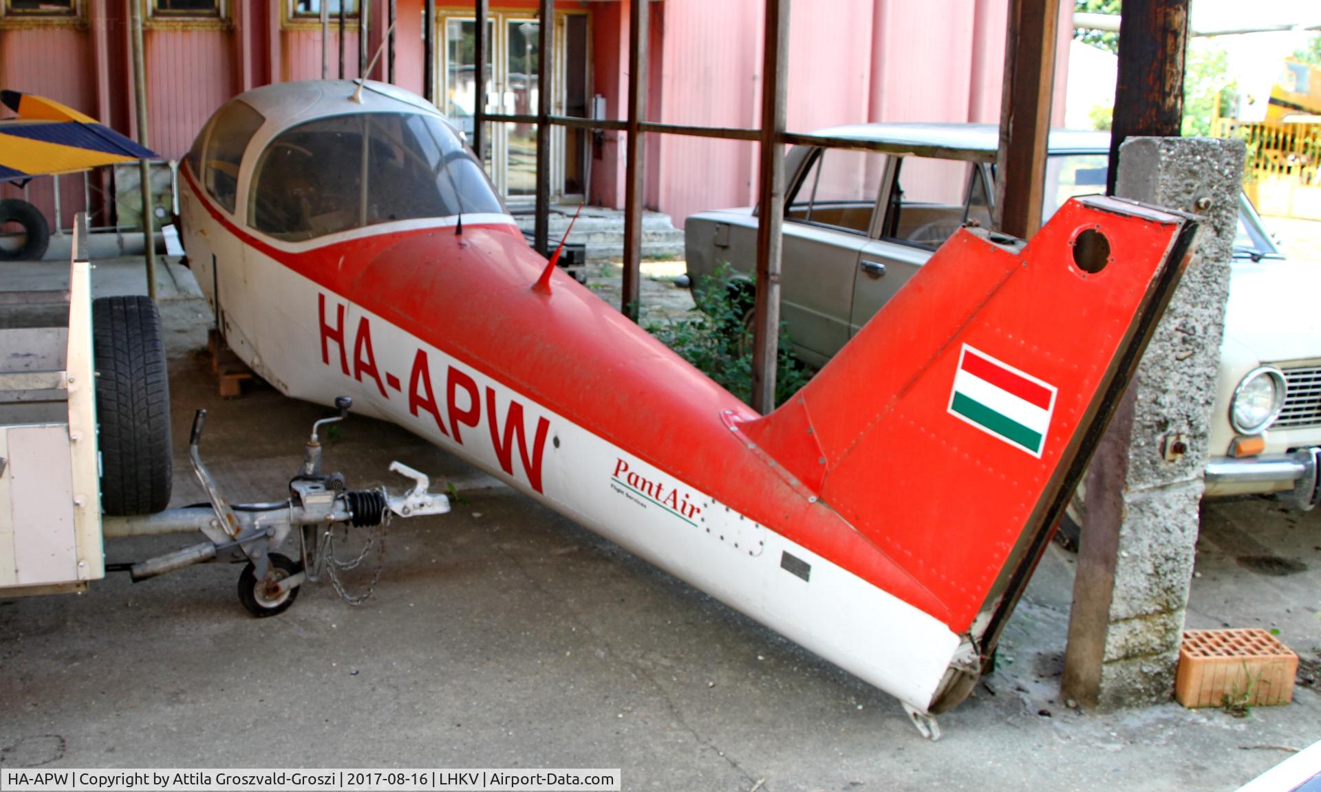 HA-APW, 1979 Piper PA-38-112 Tomahawk Tomahawk C/N 38-79A0512, Kaposújlak Airport, Hungary