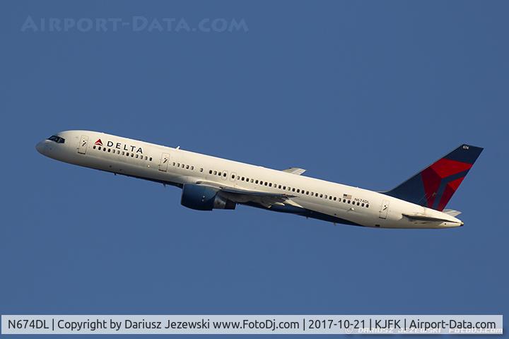 N674DL, 1992 Boeing 757-232 C/N 25979, Boeing 757-232 - Delta Air Lines  C/N 25979, N674DL