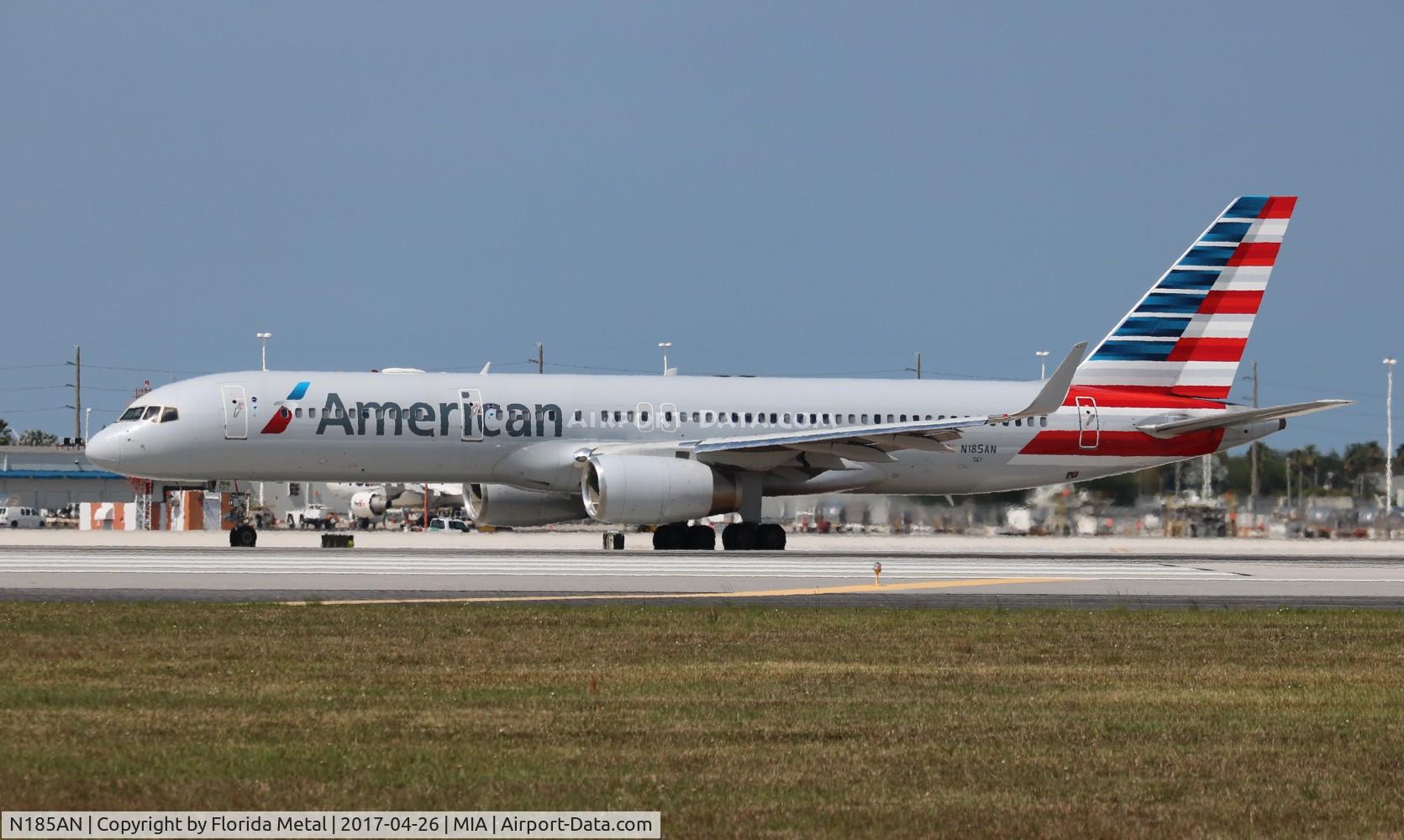N185AN, 2001 Boeing 757-223 C/N 32379, American