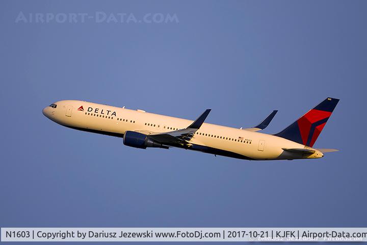 N1603, 1999 Boeing 767-332 C/N 29695, Boeing 767-332/ER - Delta Air Lines  C/N 29695, N1603