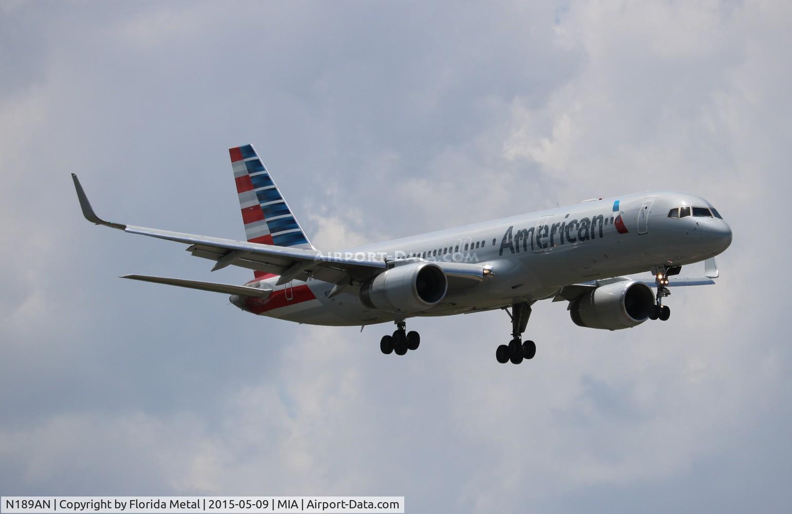 N189AN, 2001 Boeing 757-223 C/N 32383, American