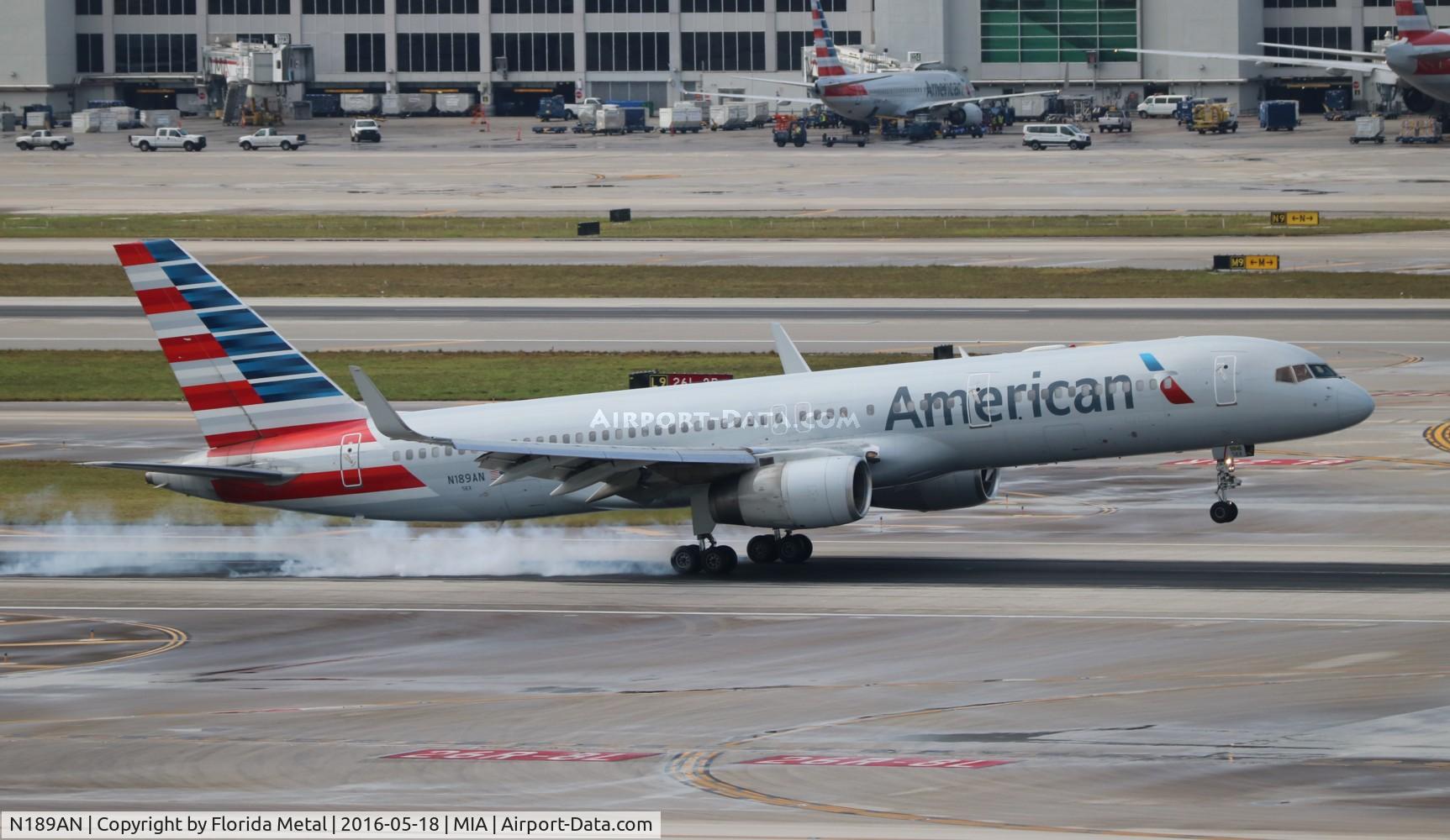 N189AN, 2001 Boeing 757-223 C/N 32383, American