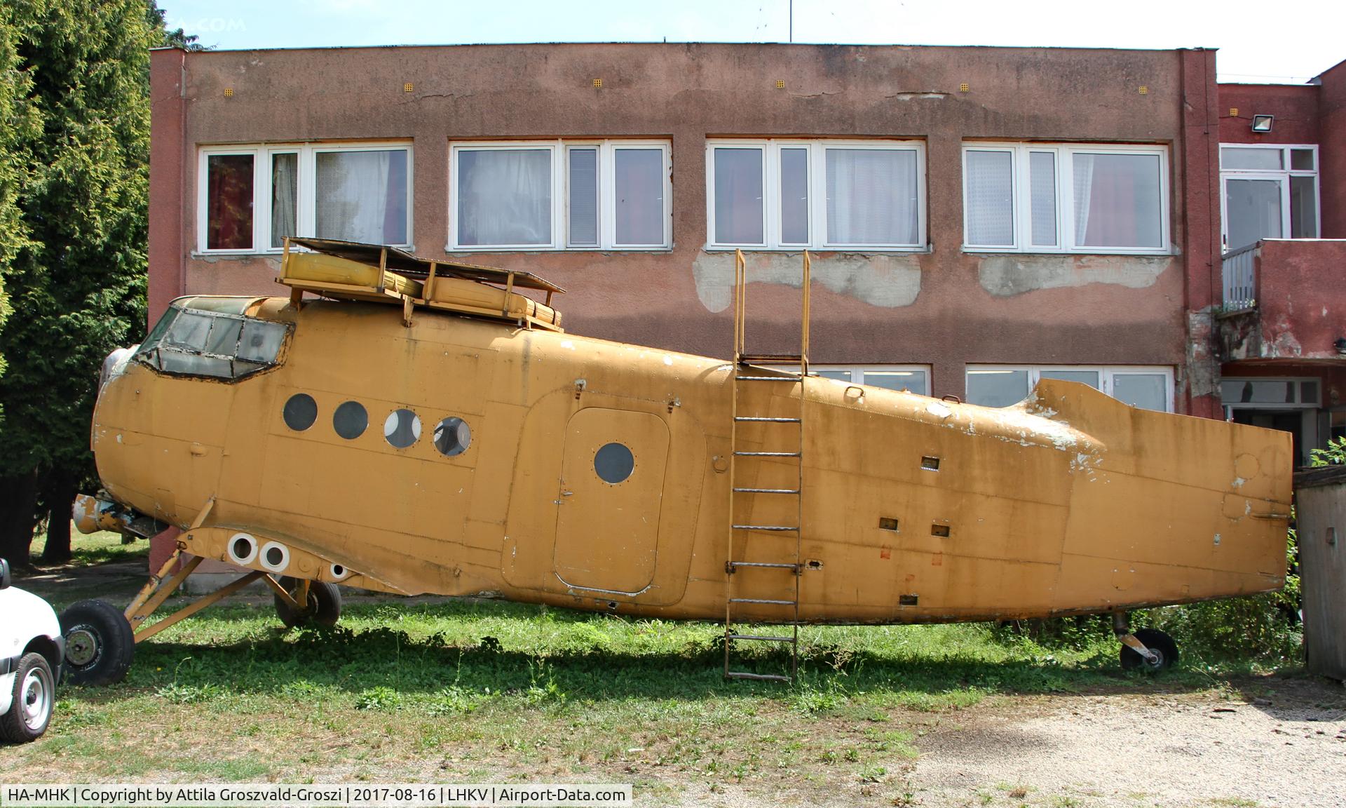 HA-MHK, 1971 PZL-Mielec An-2R C/N 1G123-01, Kaposújlak Airport, Hungary