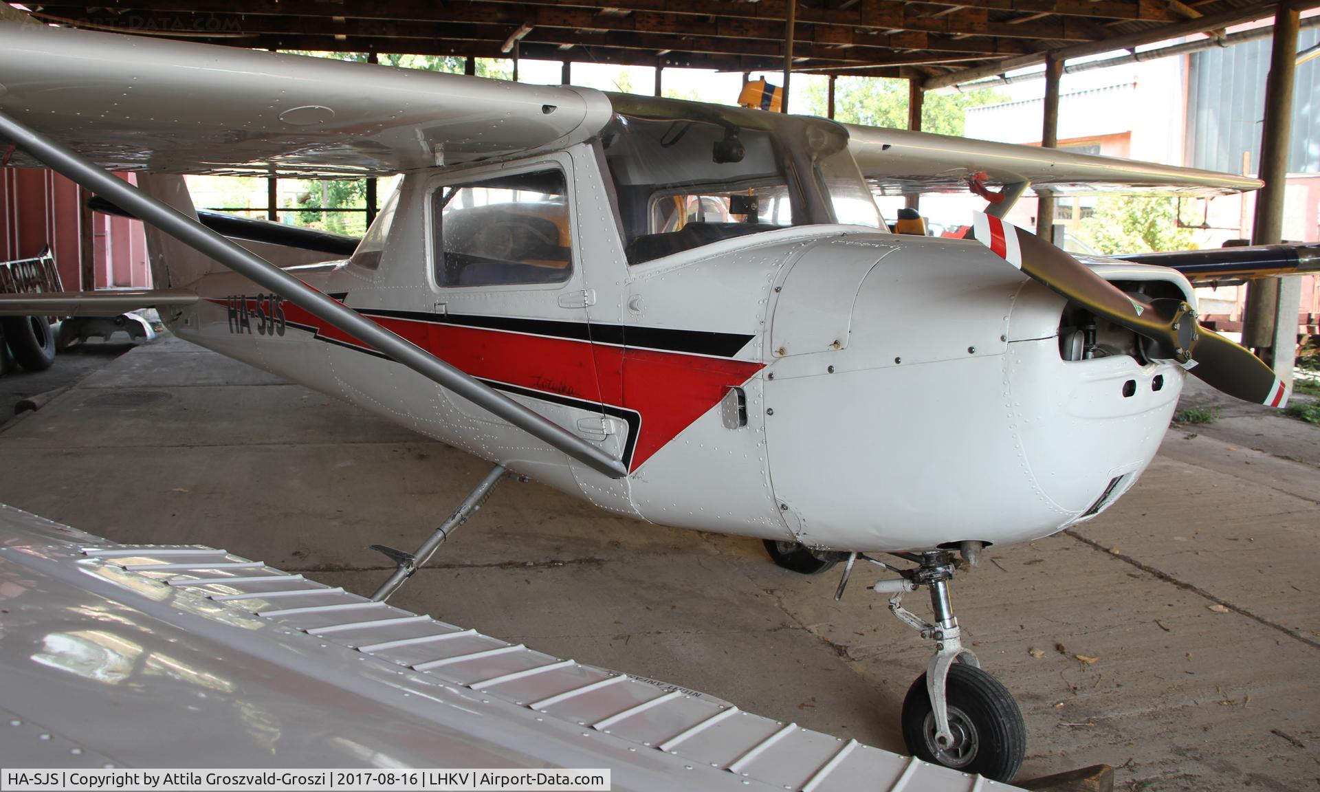 HA-SJS, Cessna 150 C/N 17389, Kaposújlak Airport, Hungary