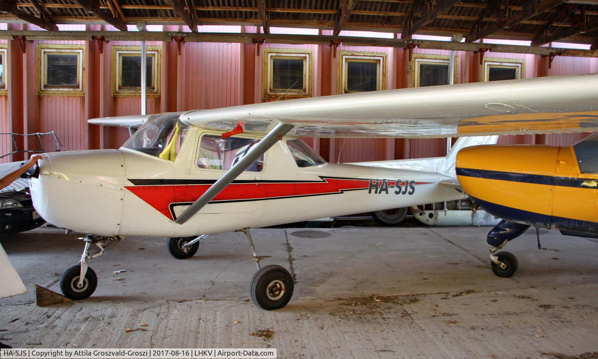 HA-SJS, Cessna 150 C/N 17389, Kaposújlak Airport, Hungary