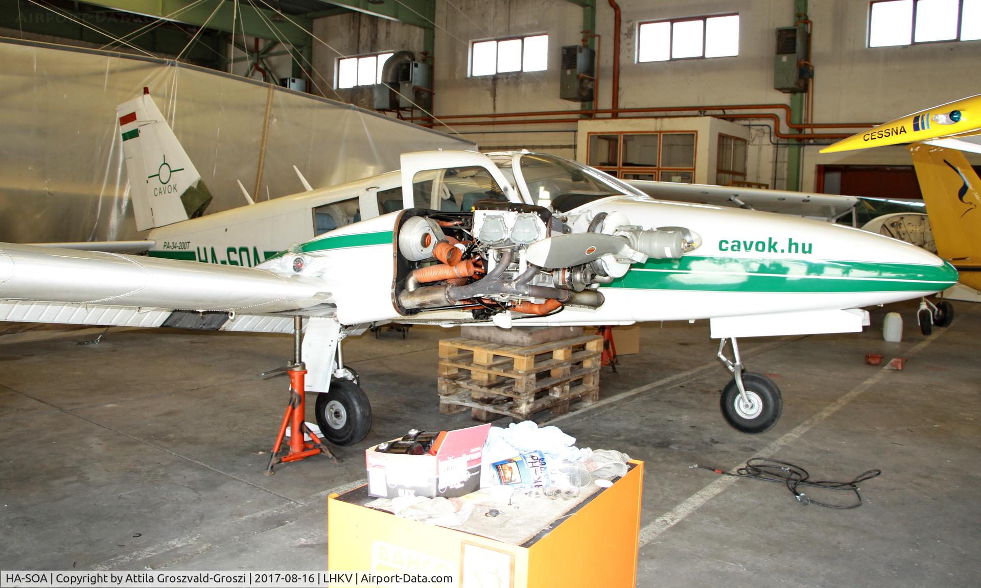 HA-SOA, Piper PA-34-200T Seneca C/N 34-7250186, Kaposújlak Airport, Hungary