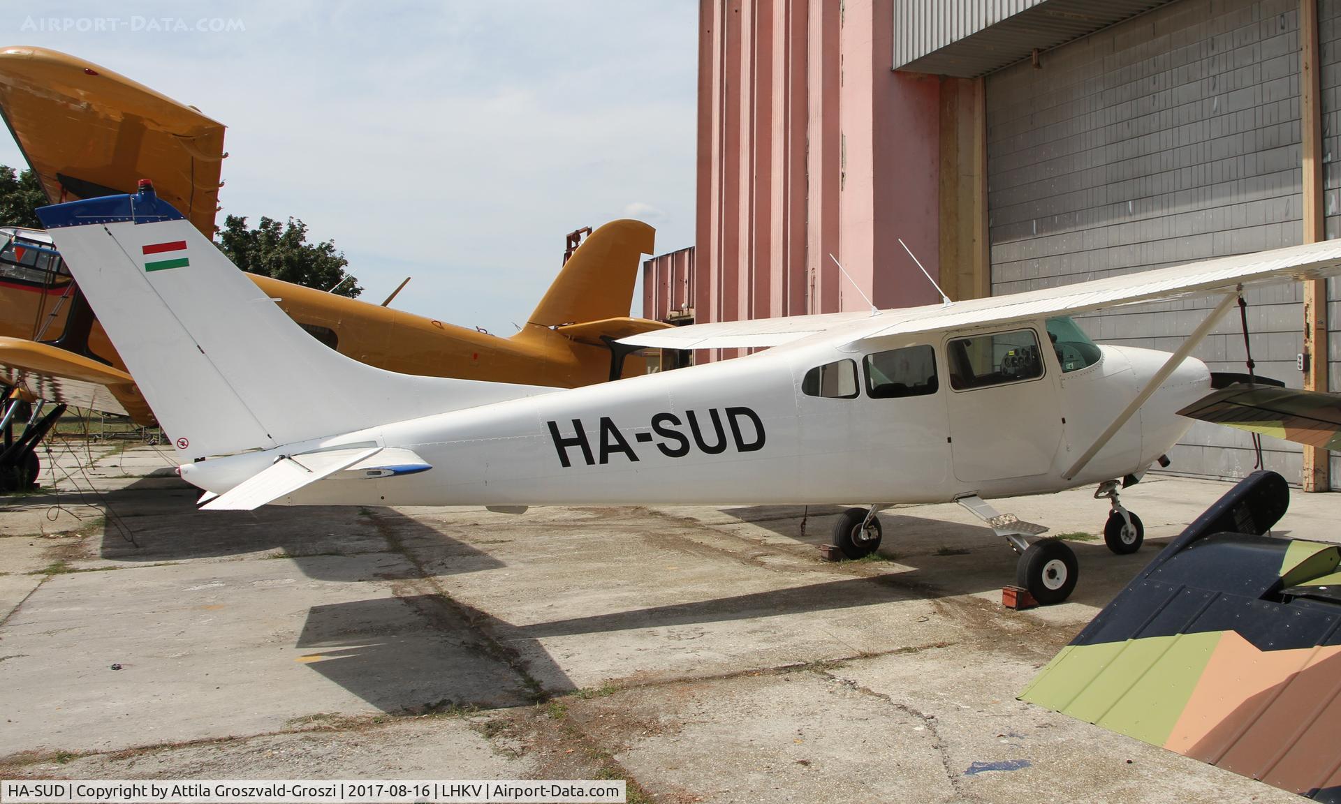 HA-SUD, 1960 Cessna 182C Skylane Skylane C/N 52912, Kaposújlak Airport, Hungary
