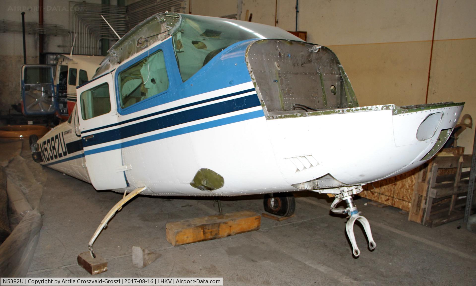 N5382U, 1979 Cessna U206G Stationair C/N U20605263, Kaposújlak Airport, Hungary