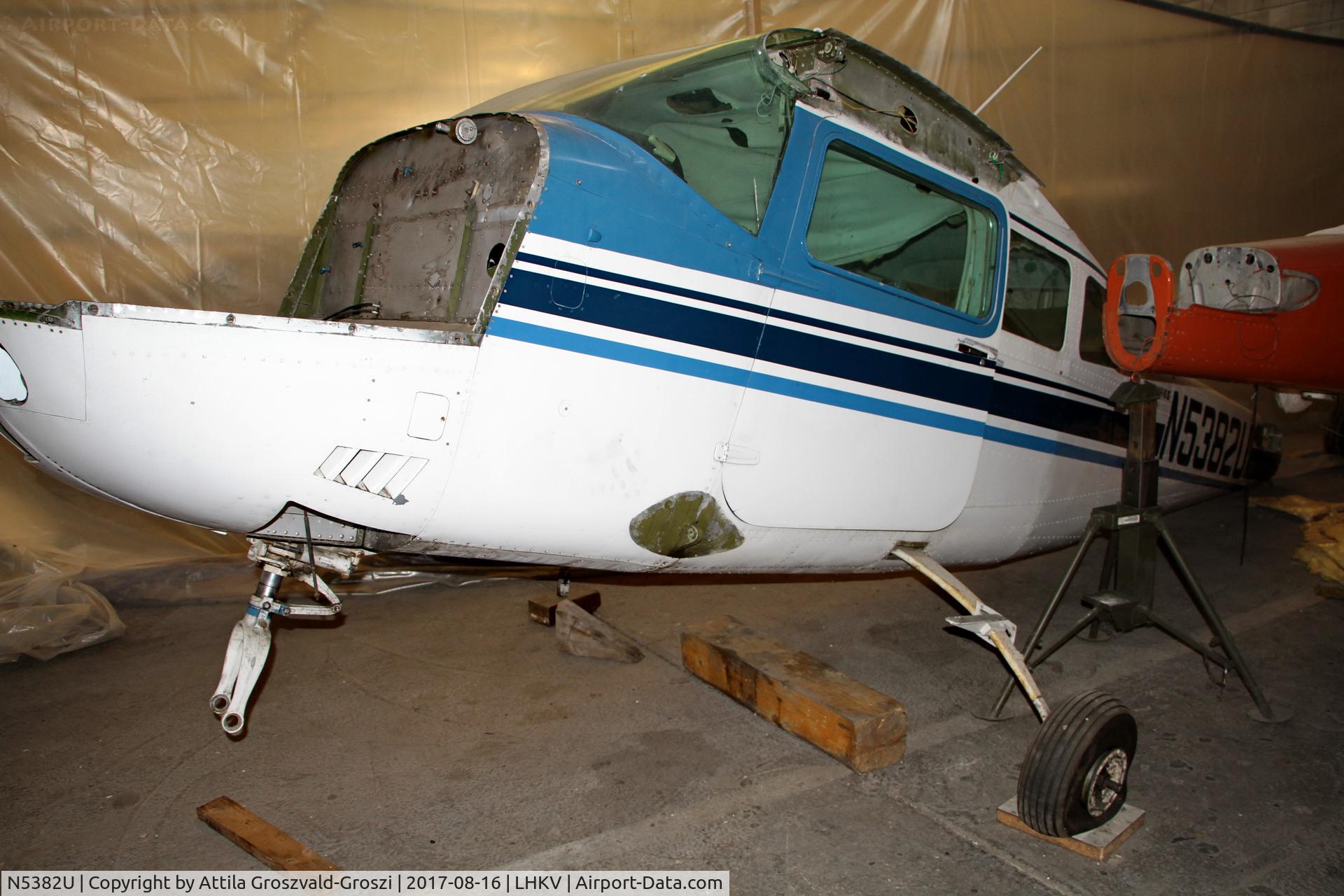N5382U, 1979 Cessna U206G Stationair C/N U20605263, Kaposújlak Airport, Hungary