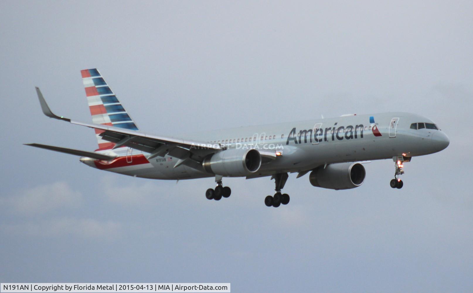 N191AN, 2001 Boeing 757-223 C/N 32385, American