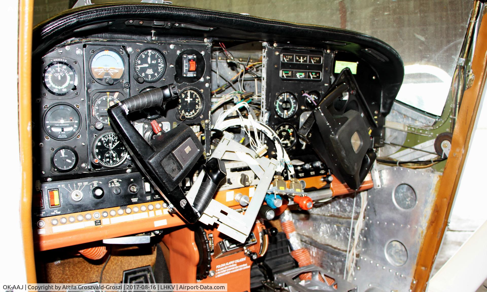 OK-AAJ, 1978 Cessna T207A Turbo Stationair 7 C/N 20700455, Kaposújlak Airport, Hungary