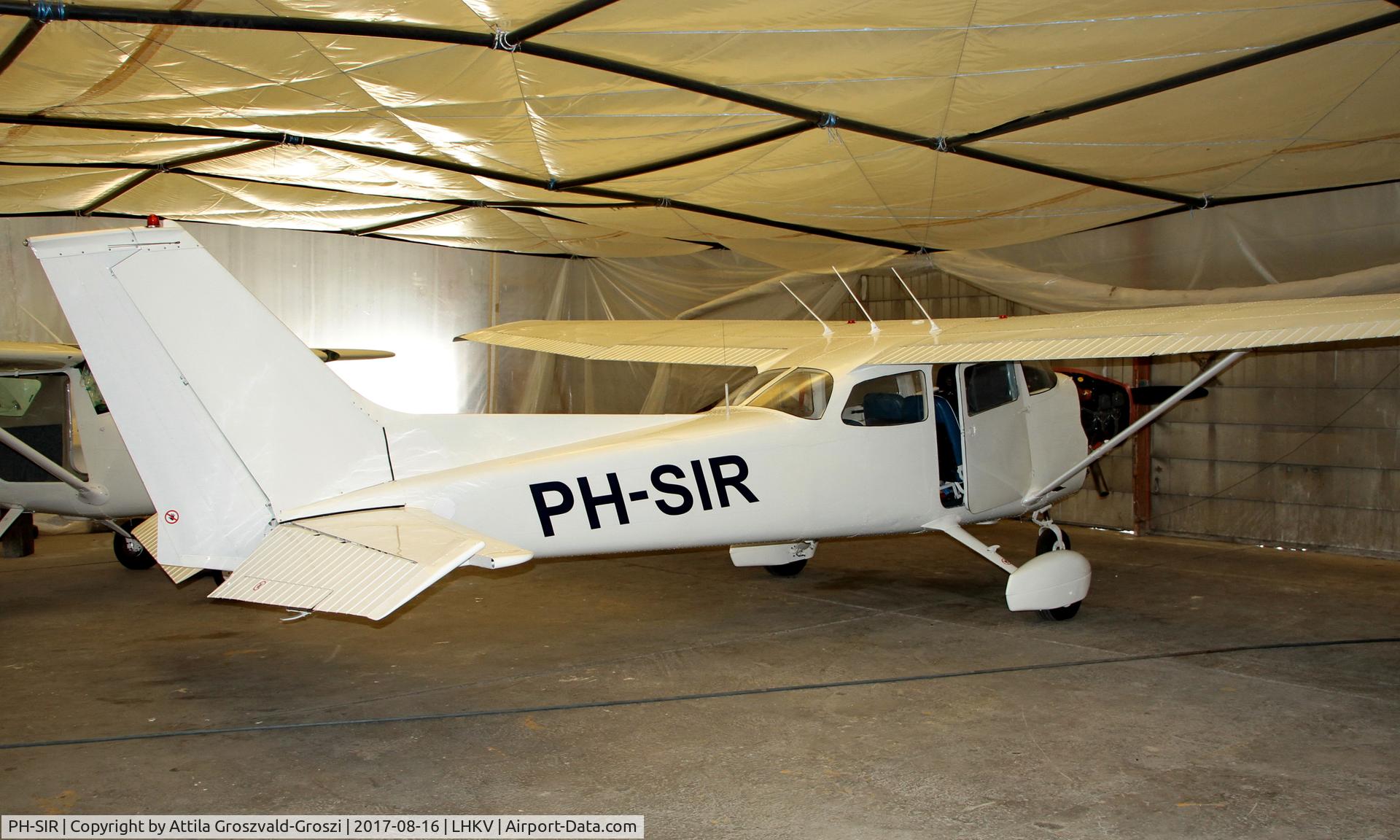PH-SIR, Reims F172M Skyhawk C/N 1263, Kaposújlak Airport, Hungary